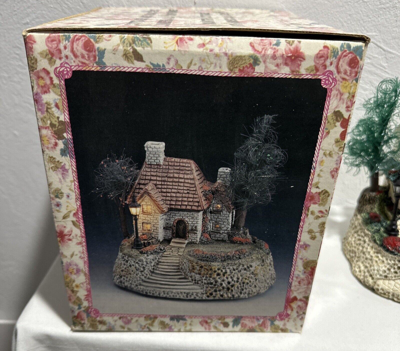 Country Cottage With Music & Light Made in Taiwan -Eleco