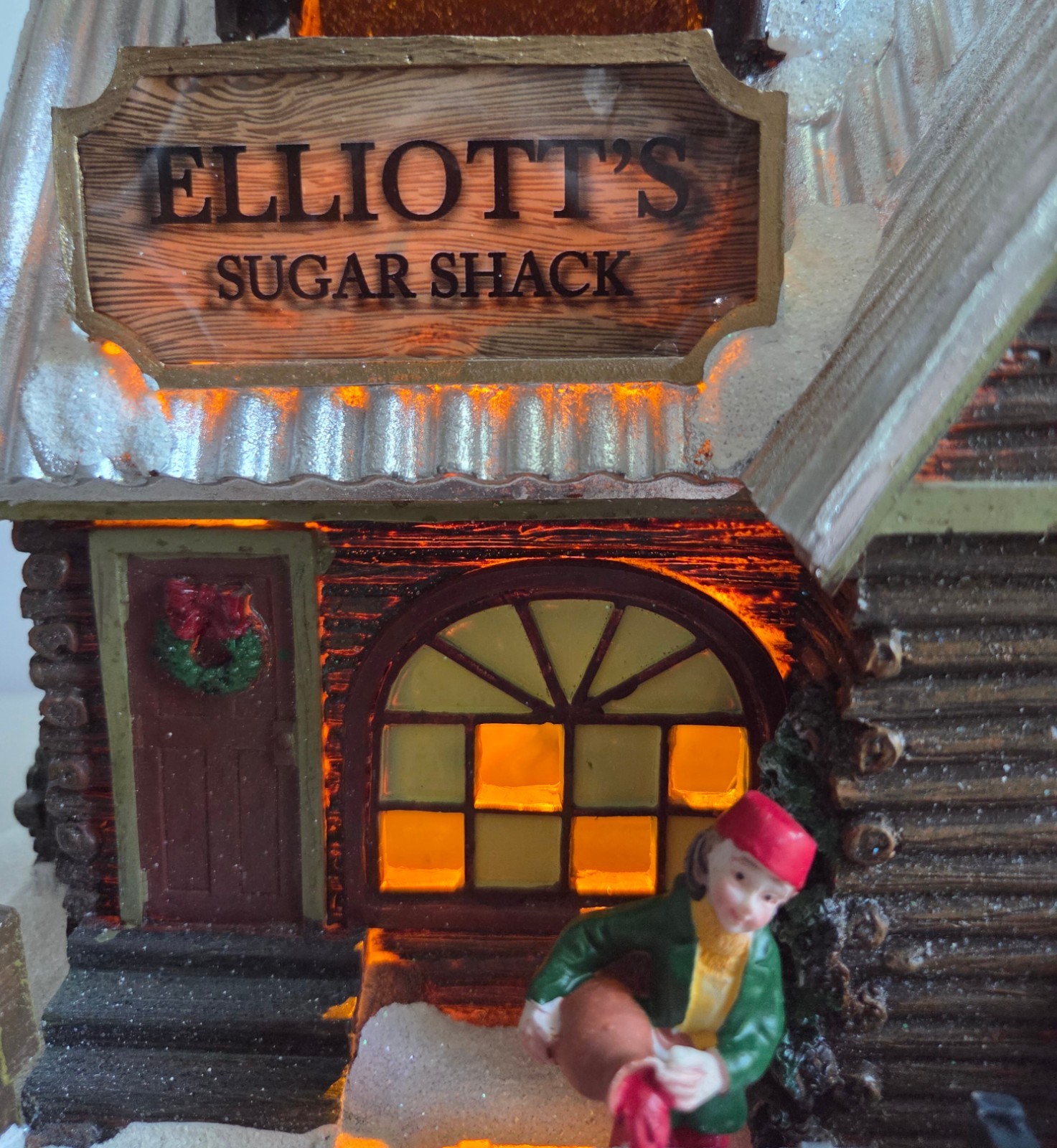 Carole Towne 2019 Collection Elliott’s Sugar Shack Village Cabin Building Lights