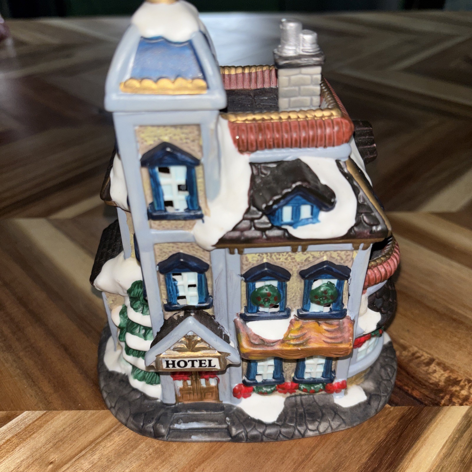 Ceramic Christmas Village Hotel Medium Soize