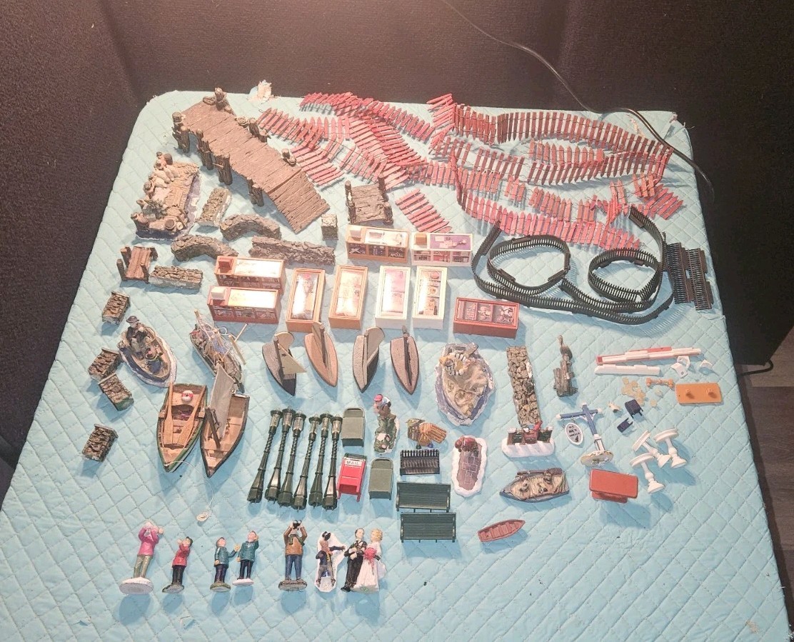 Dept 56 / Lemax Lot Street Lights Dock Figures Fence Ships Accessories