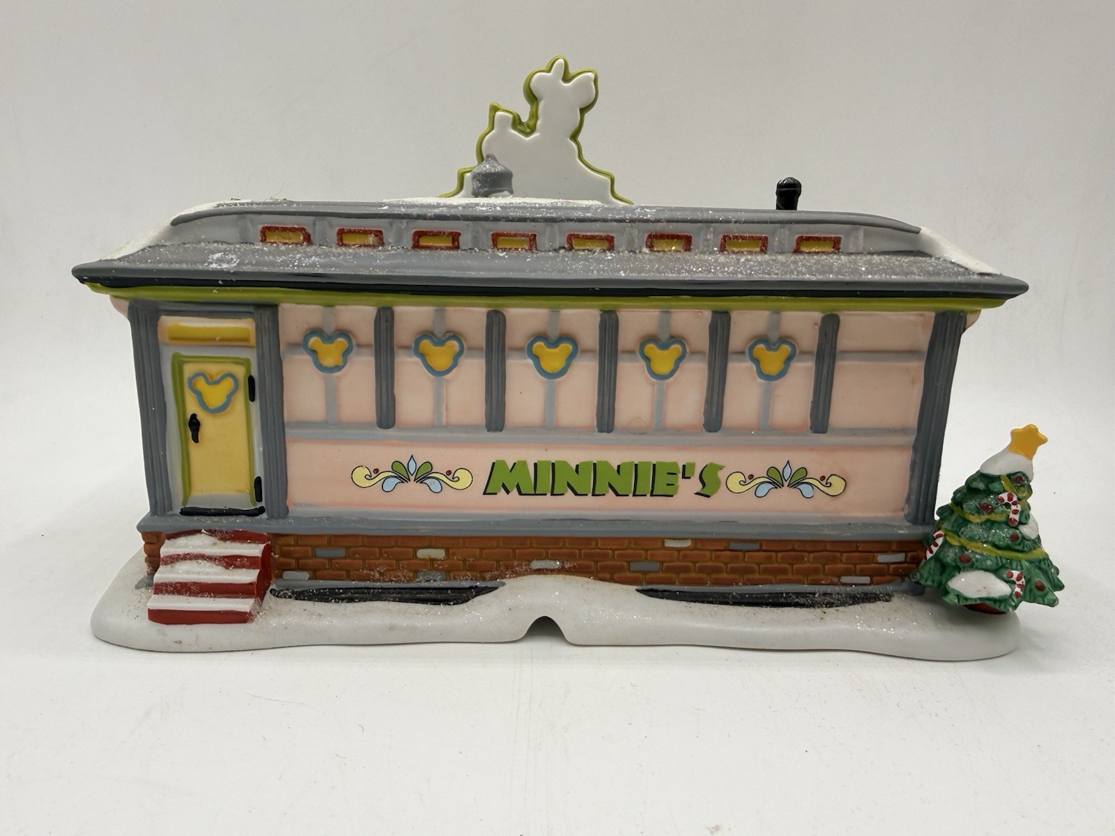 Disney Department 56 – Minnie’s Diner Mickey’s Merry Christmas Village