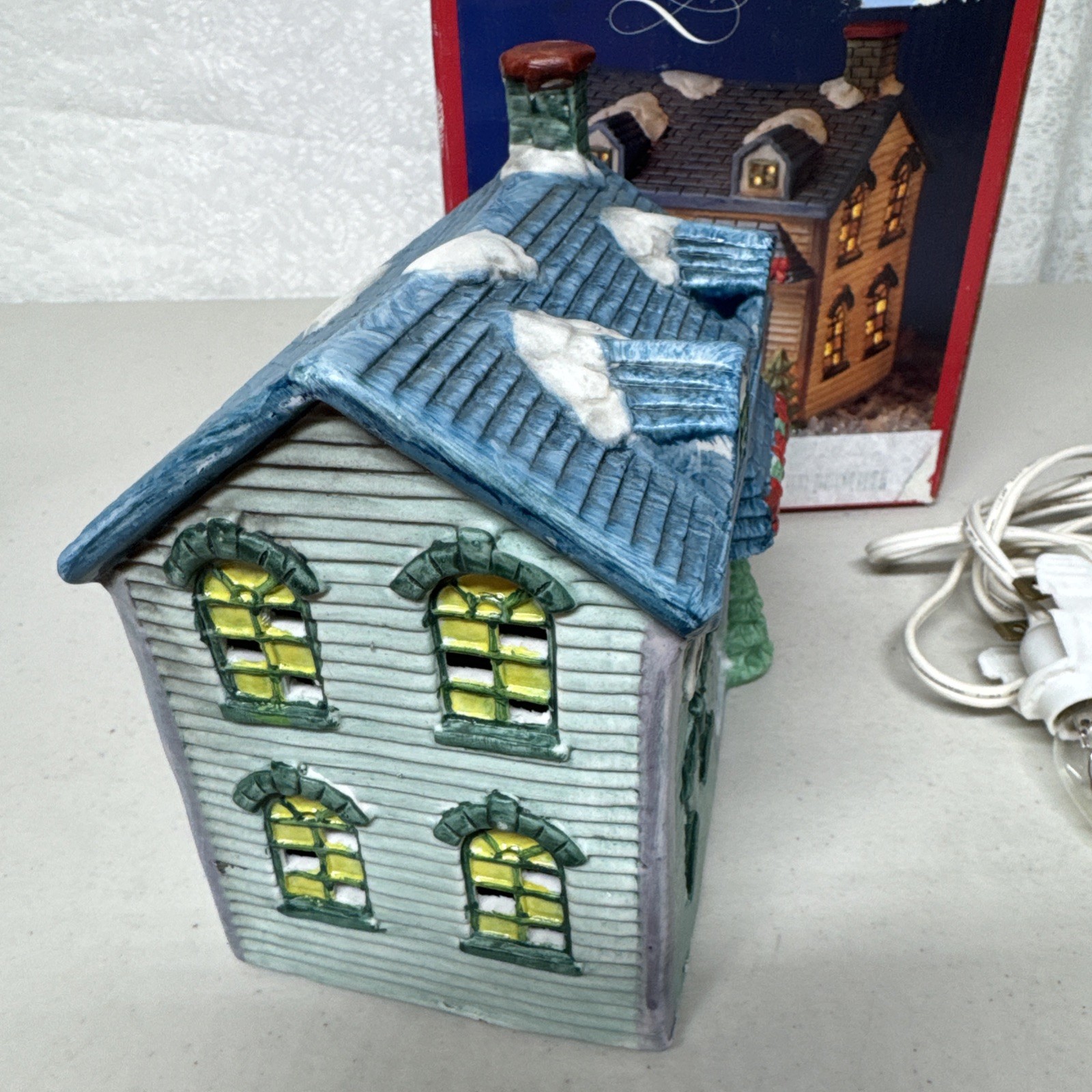Americana Porcelain Collectable PARSONAGE Lighted Christmas Village 1991 CH1