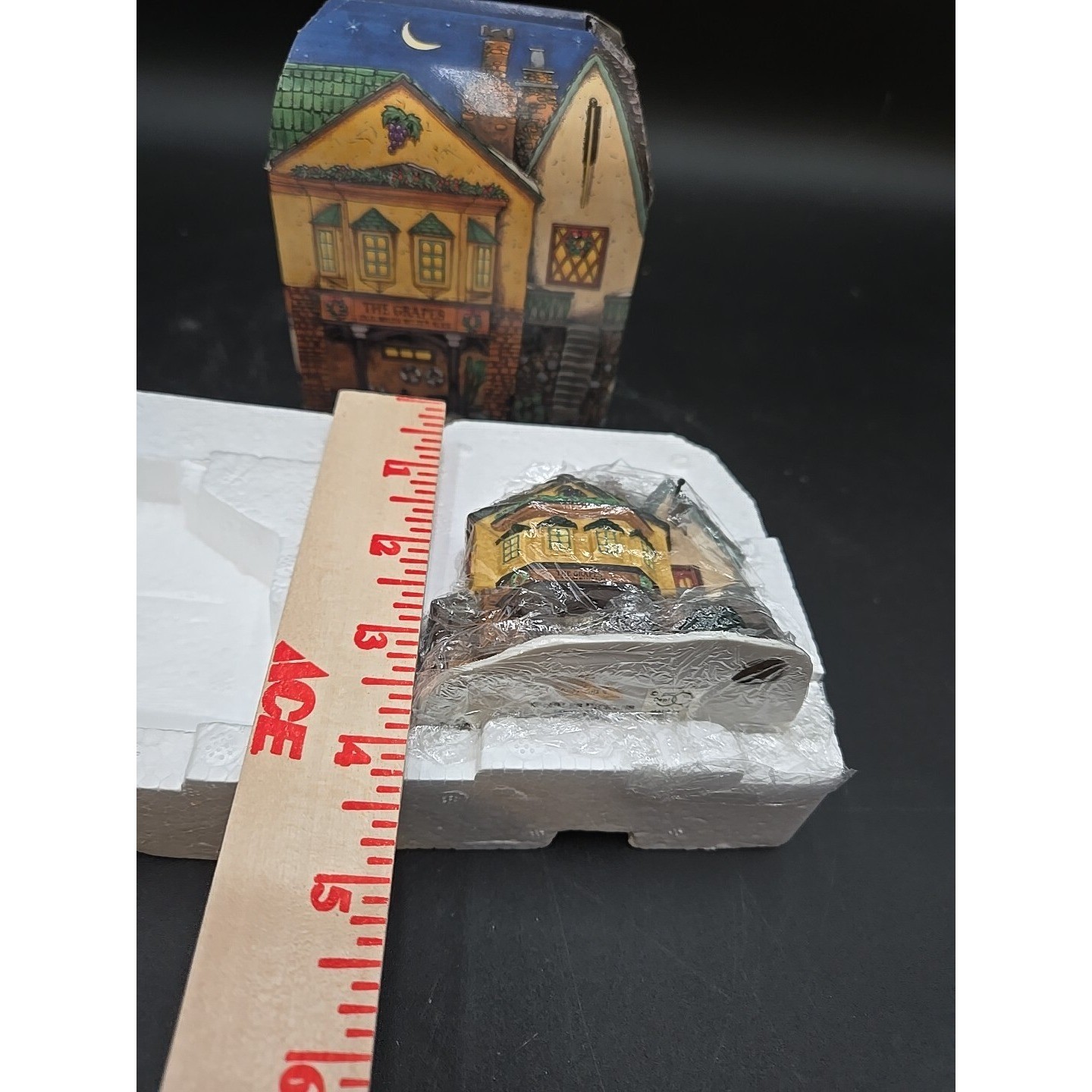 Department 56 Dept 56 “Grapes Inn” Charles Dickens ORNAMENT w/ box