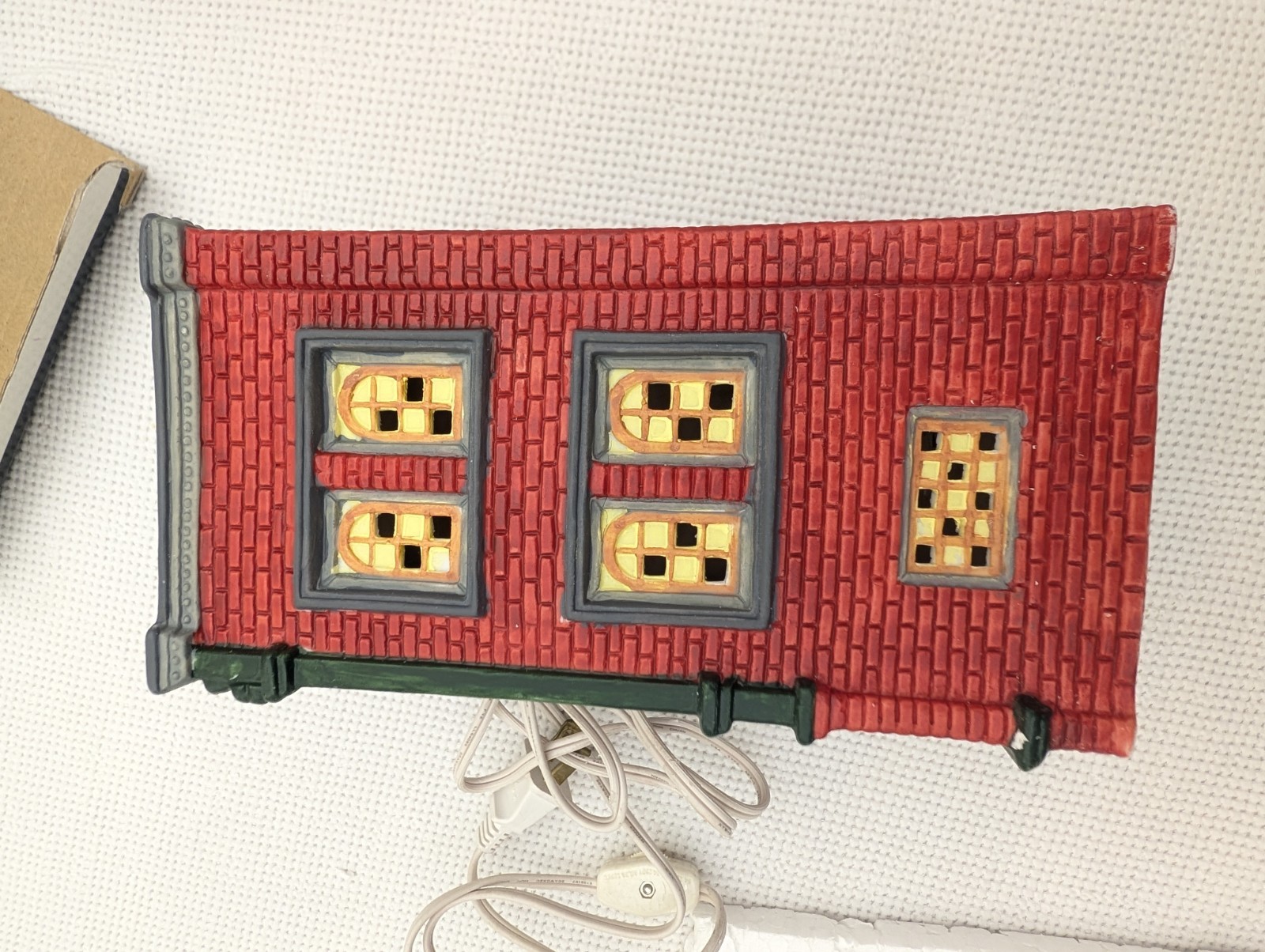 Dickens Keepsake Porcelain Lighted House Santa’s Christmas Shoppe
