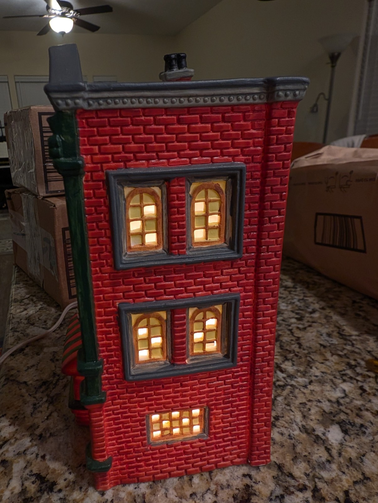 Dickens Keepsake Porcelain Lighted House Santa’s Christmas Shoppe