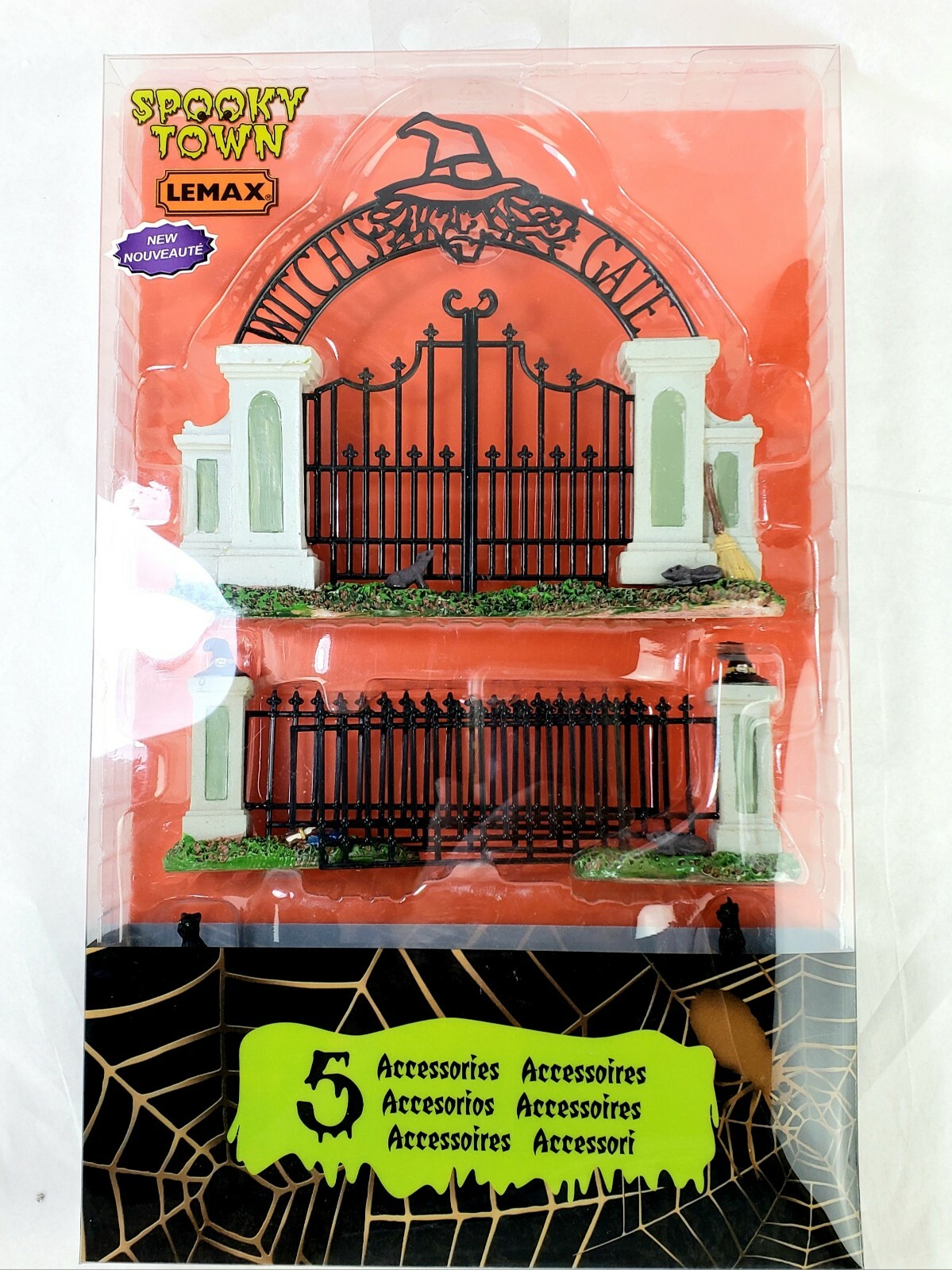 Lemax Spooky Town Witch’s Gate-5 Piece Set-Black Fence