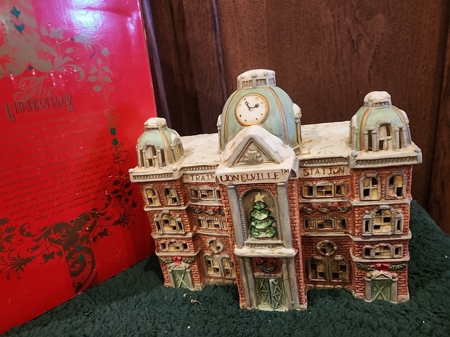 Lionel Christmas Village Lionelville Train Station Building