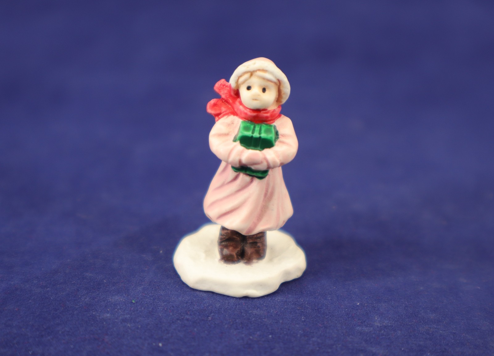 Miniature Christmas Village People set of 4 Porcelain Accessories 1.5″