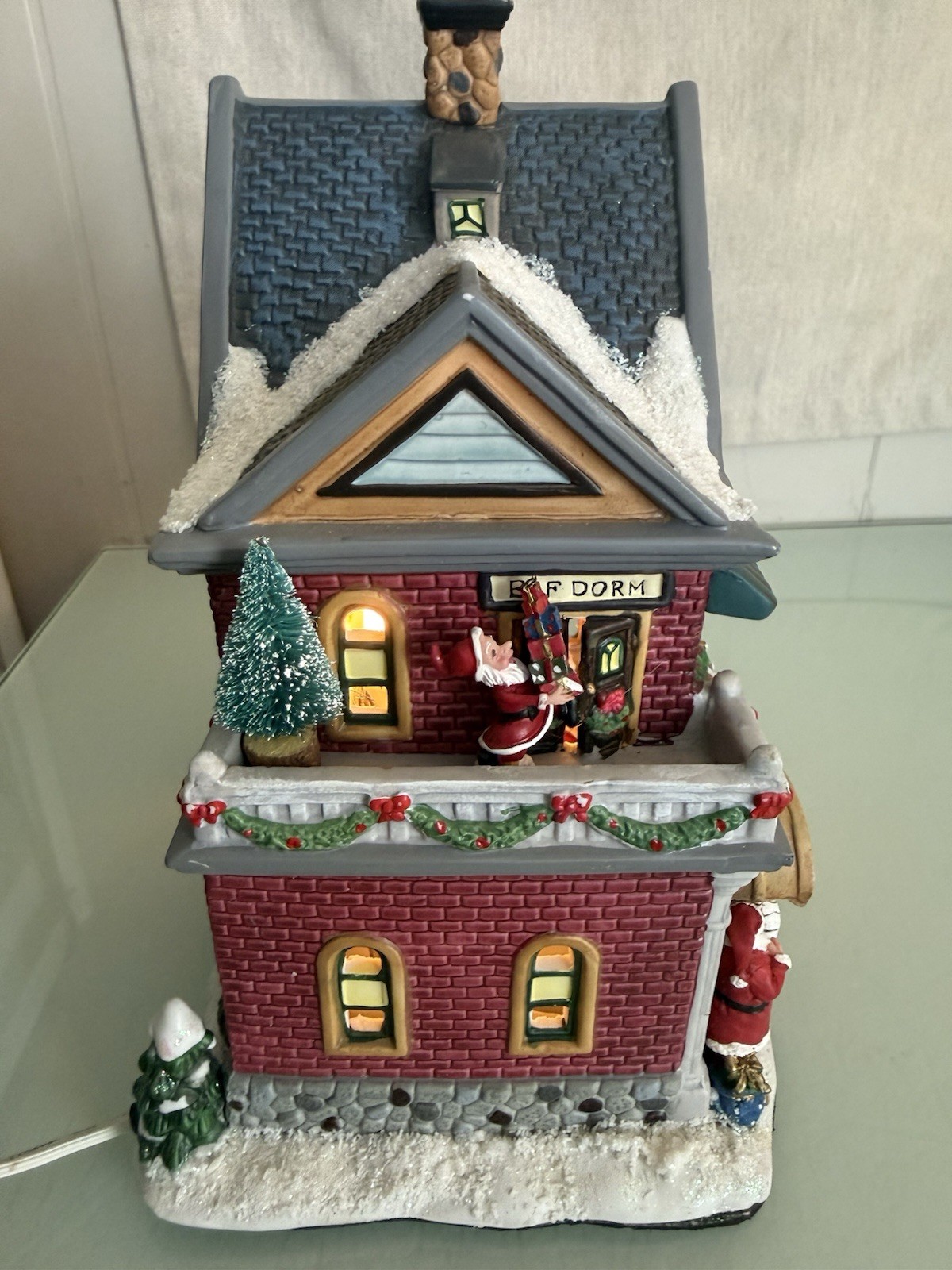 Vintage 2005 St Nicholas Square Santa’s Toy Shop Lighted Christmas Village House