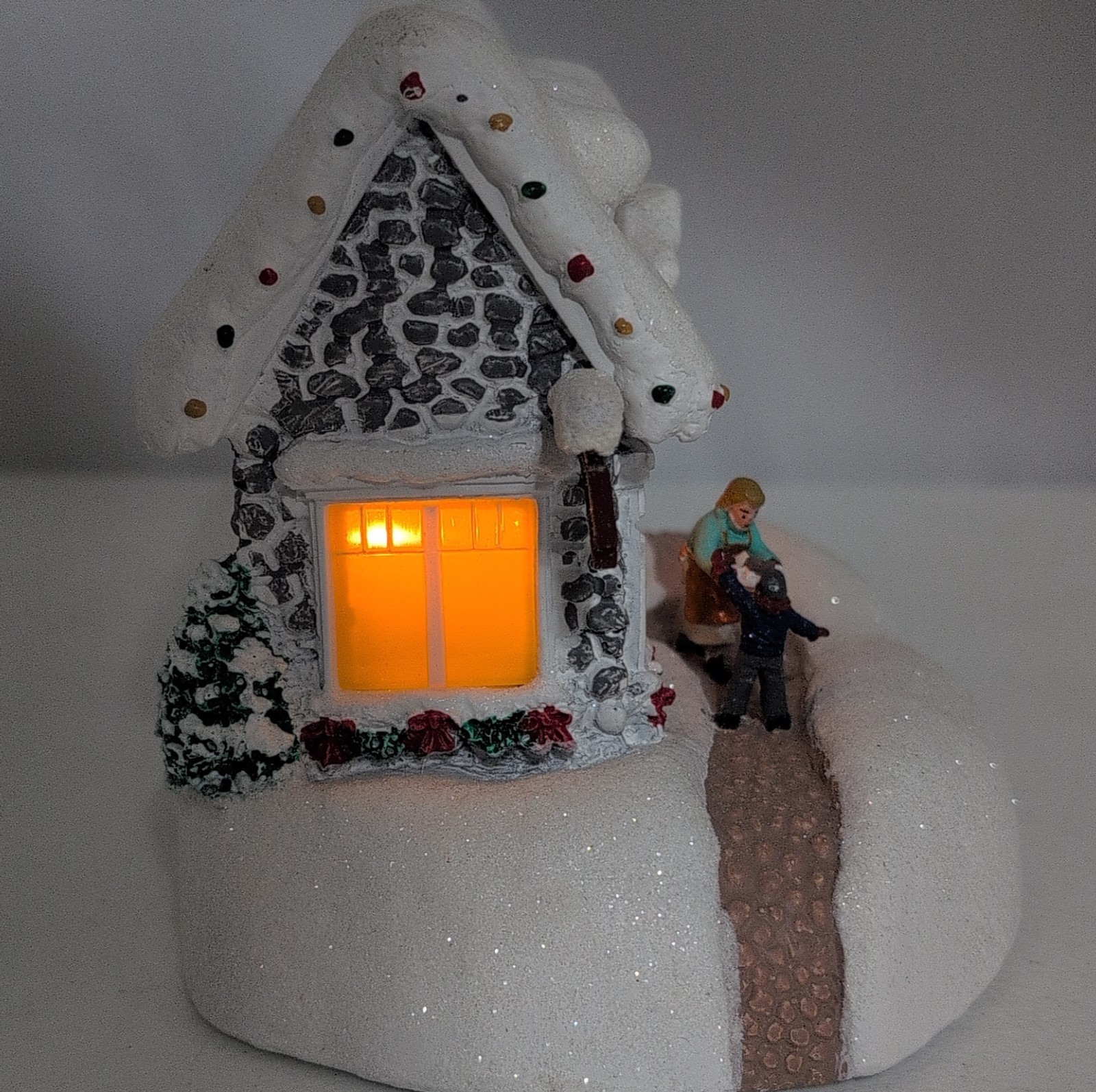 2022 Thomas Kinkade Snowflake Fudge Sweet Shoppe Lighted Display Collectible