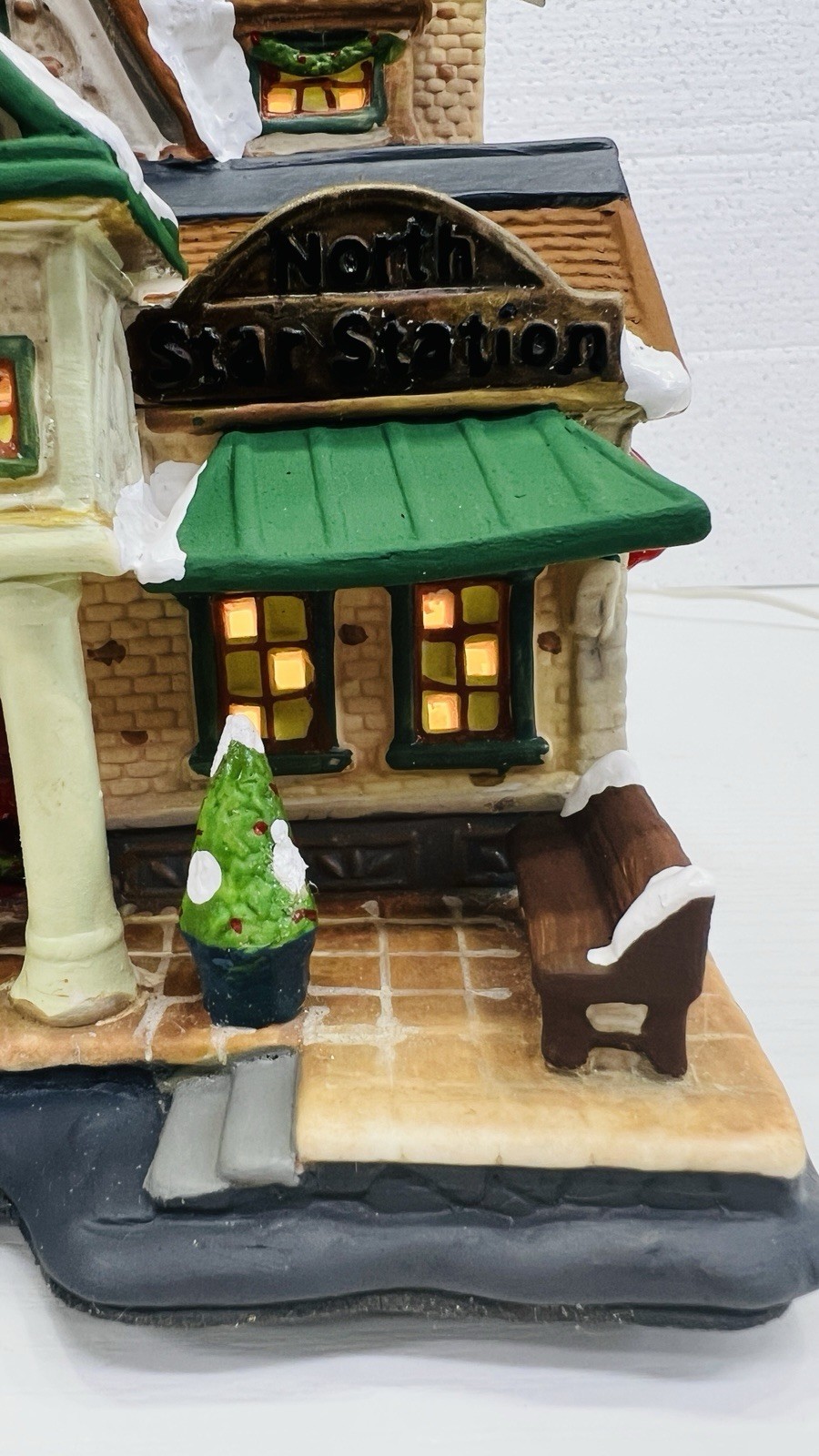 Holiday Inspirations “North Star Station With Santa” Retired 2009 Please Read