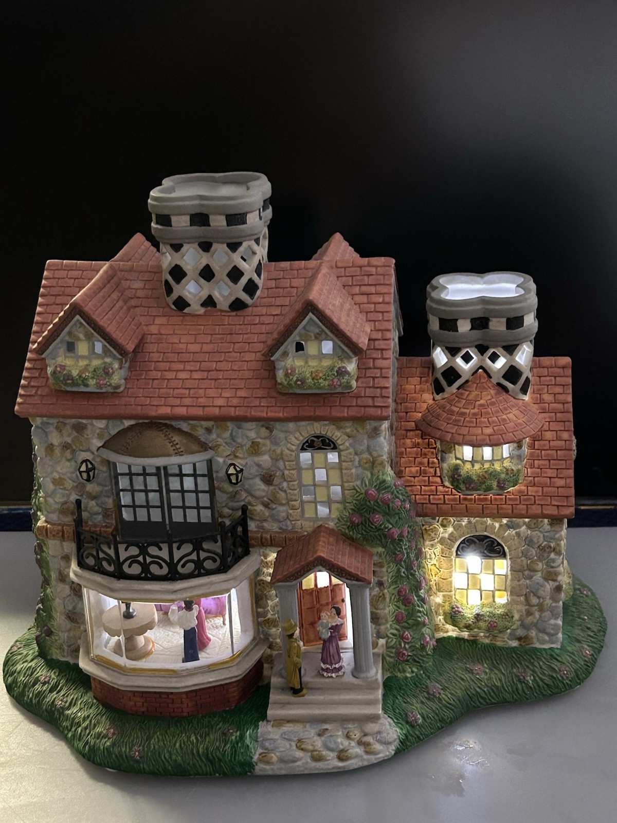 PartyLite P7322 The Bristol House Olde World Village # 3 Tealight House- Retired