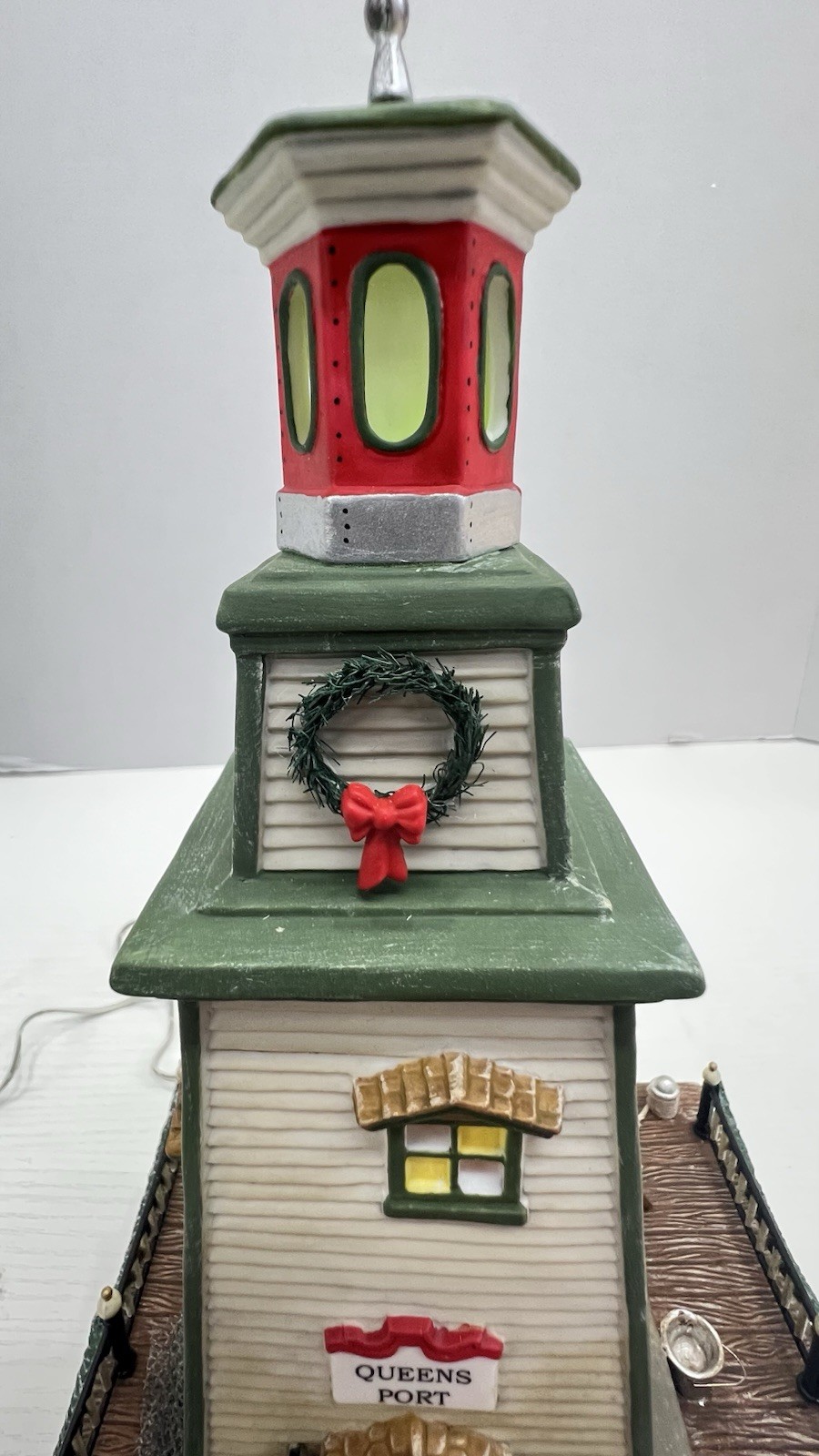 Dept 56 Dickens Village Series Lighthouse Queens Port 58714 Retired 2003