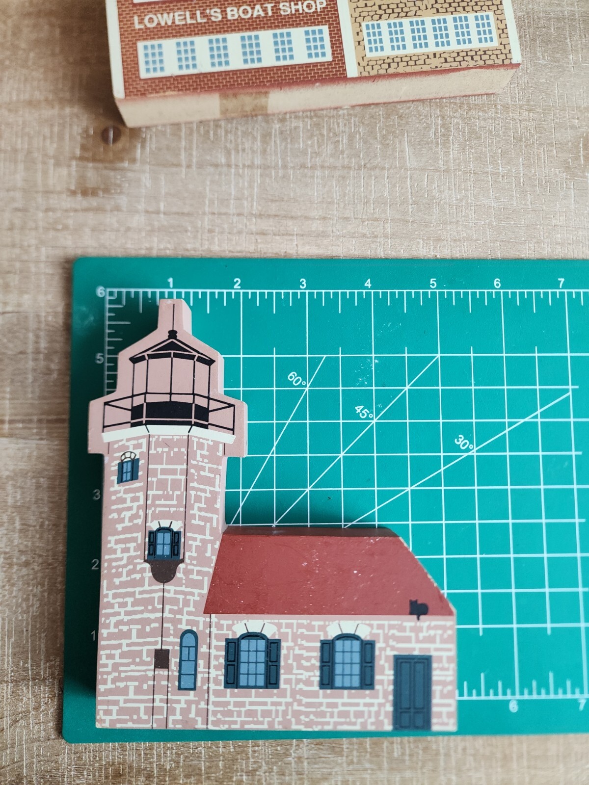 The Cat’s Meow – Multiple Series Lot Of 5 Pieces Buildings/light House/Boat Shop