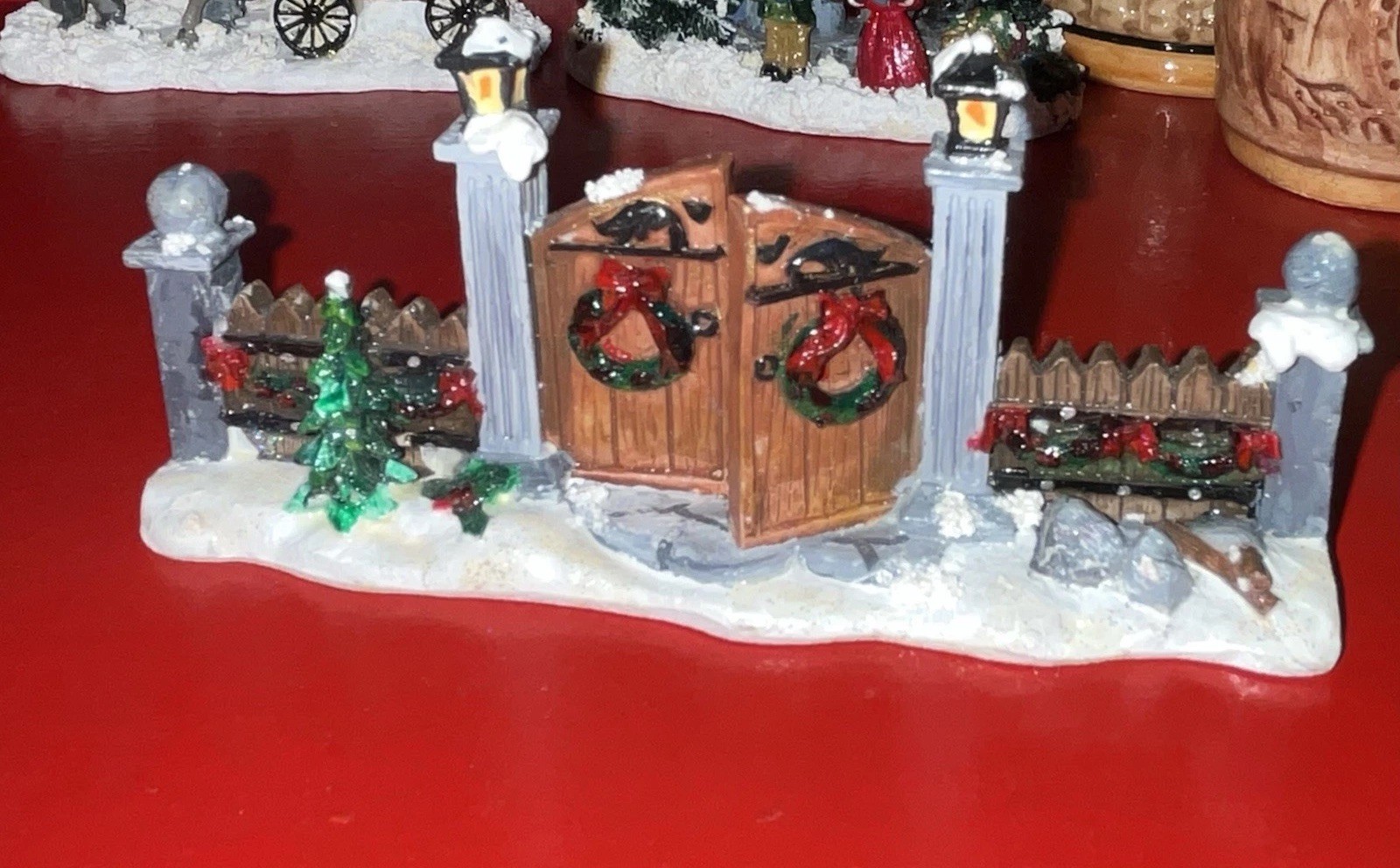christmas village-Gate/Fence, Carolers’, 2- Horse Carriage St. N Square,