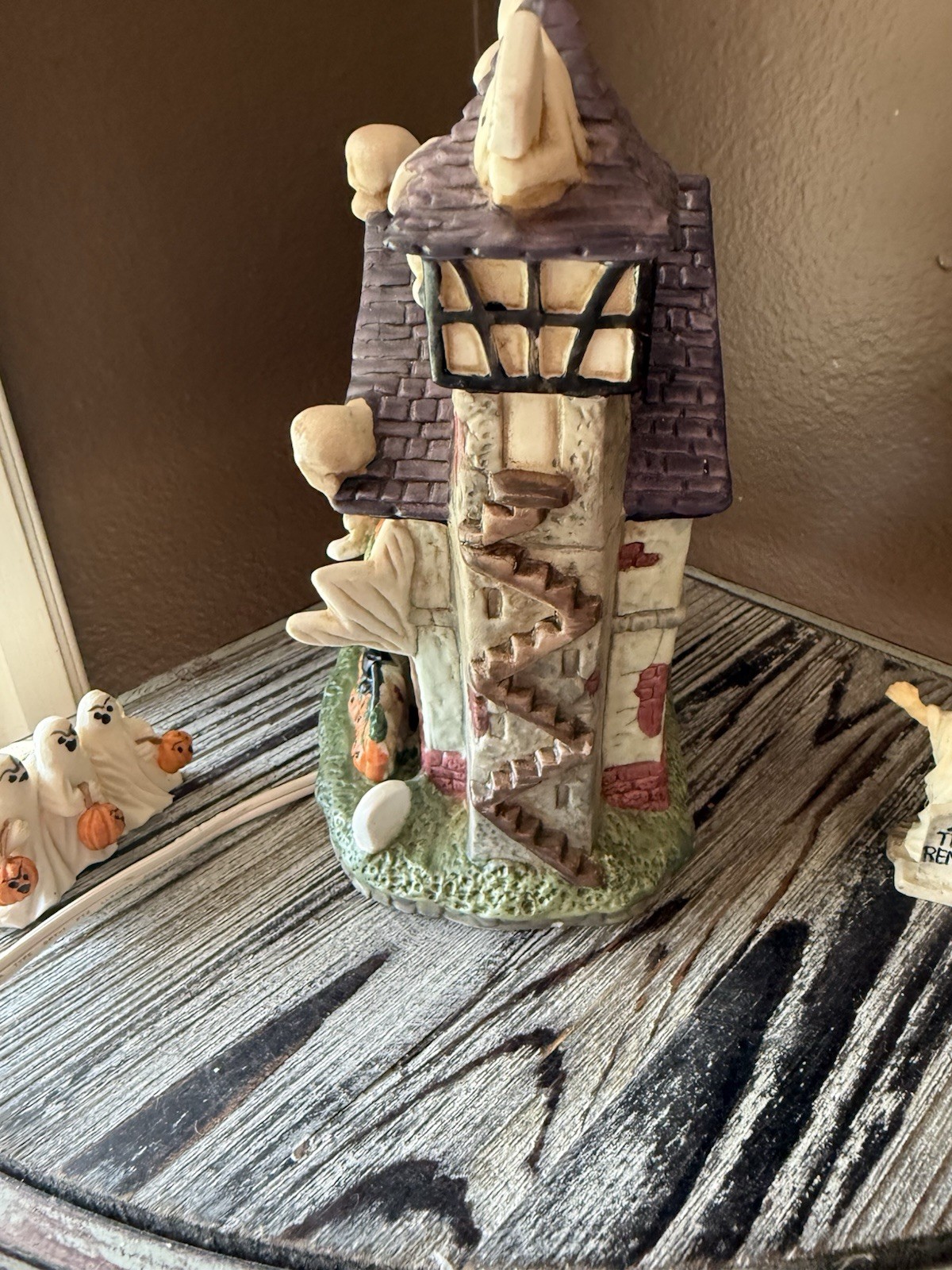 Vintage Halloween Village Ghoulsville Haunted House with 2 Figurines