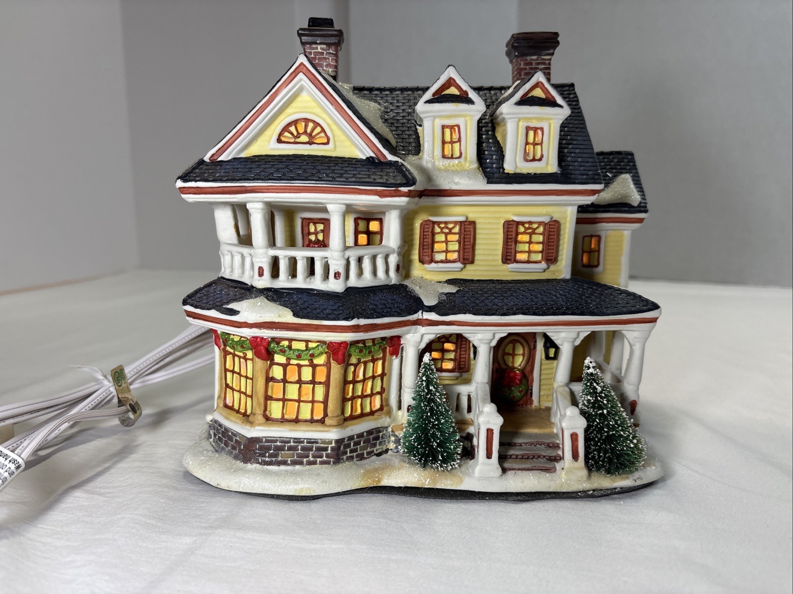 Holiday Inspirations Wickston Estate Christmas Indoor Decorations Light Up House