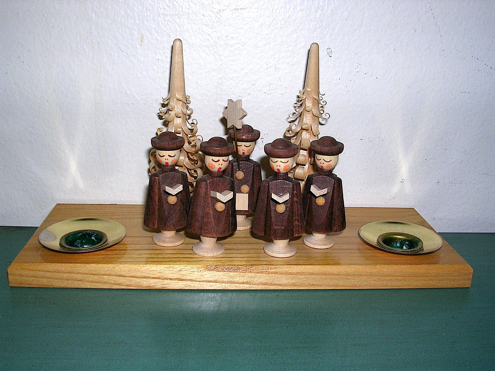 Erzgebirge Wood Carolers Candle Holder Trees 7.5″ L X 3″ W X 4″ H