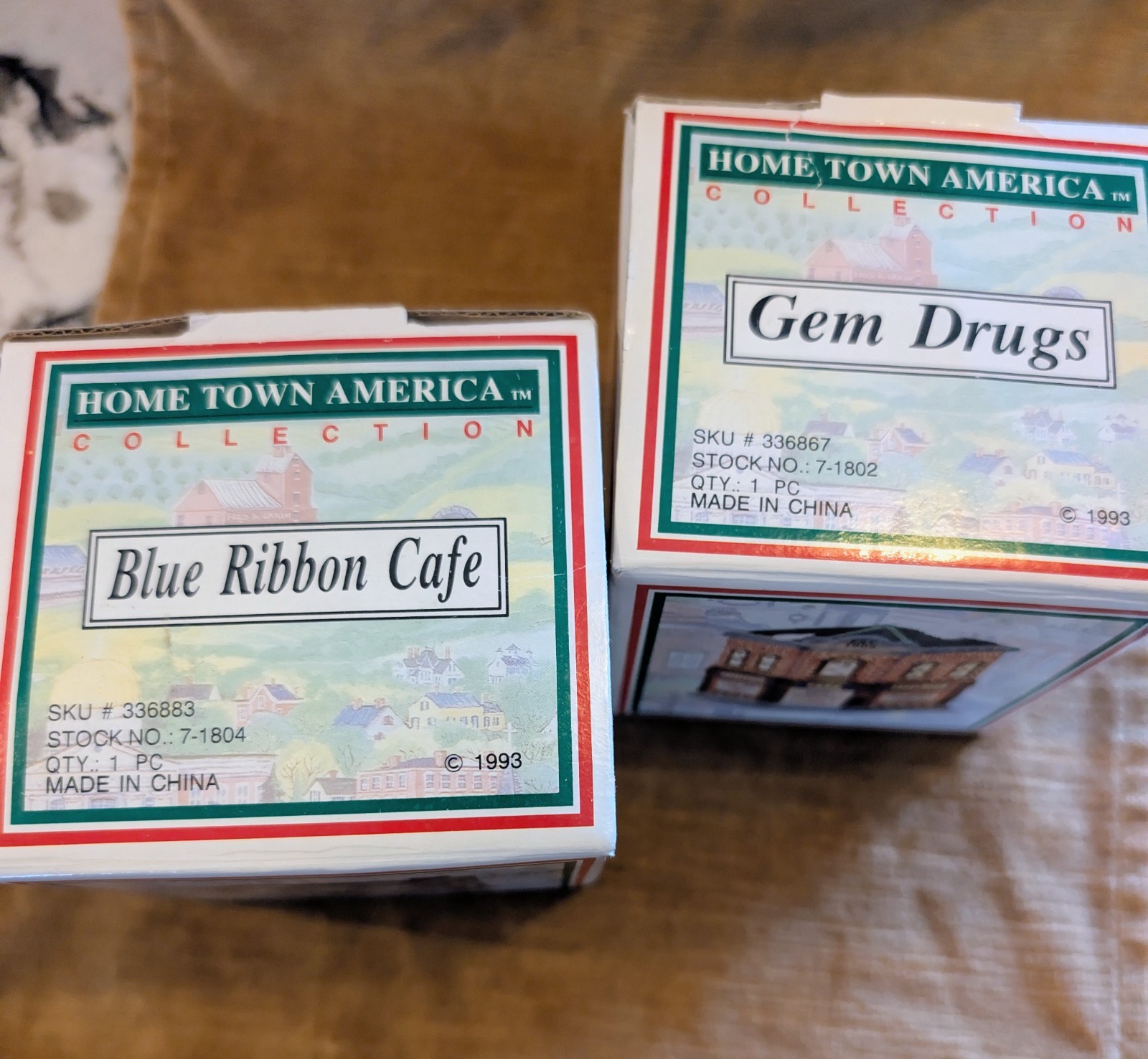 Home Town America Collection Set Of 2 Gem Drug & Blue 1993 ( In Original Box) CJ