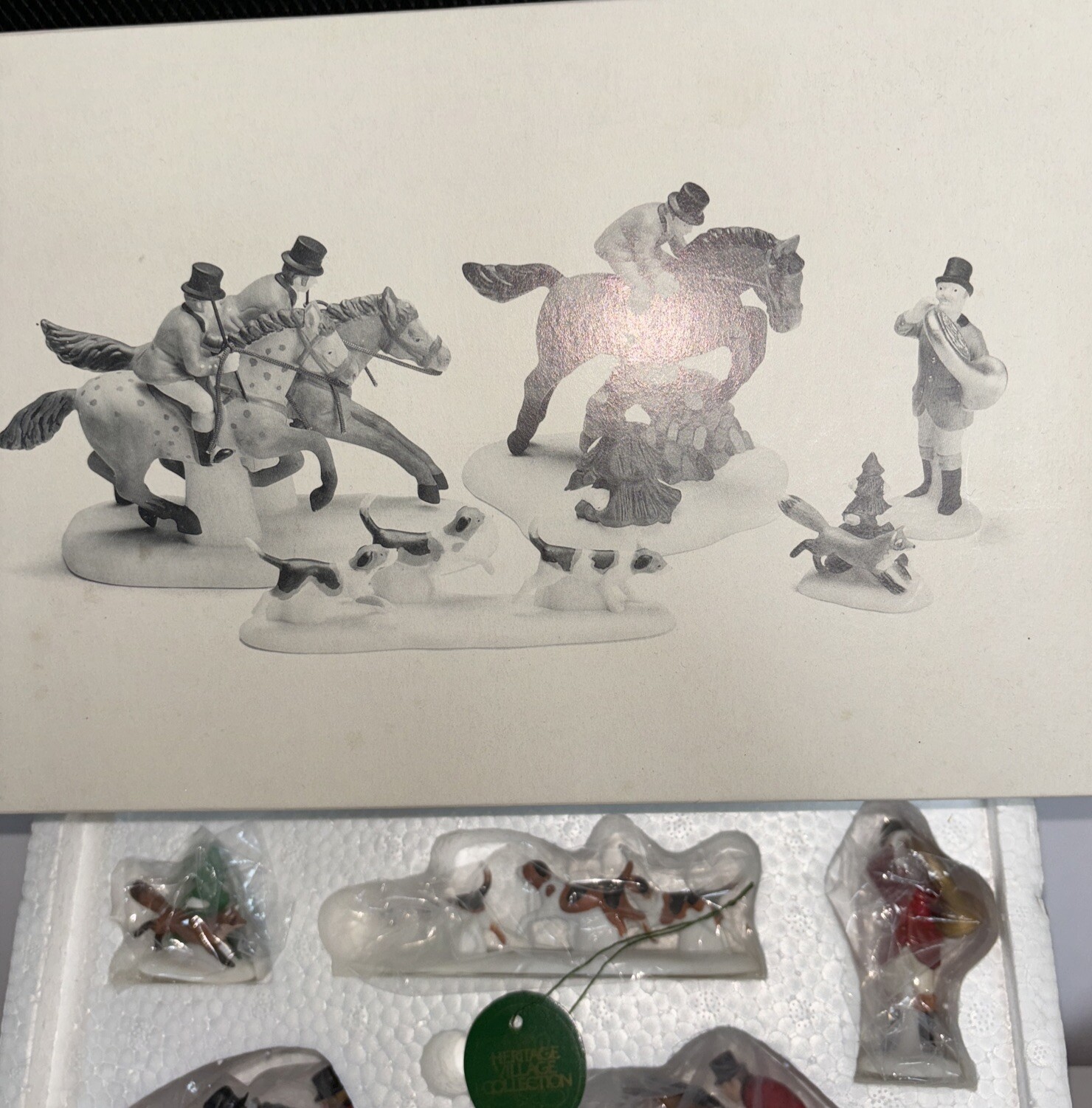 DEPARTMENT 56 TALLYHO! Heritage Village Christmas Horses Dogs Accessory
