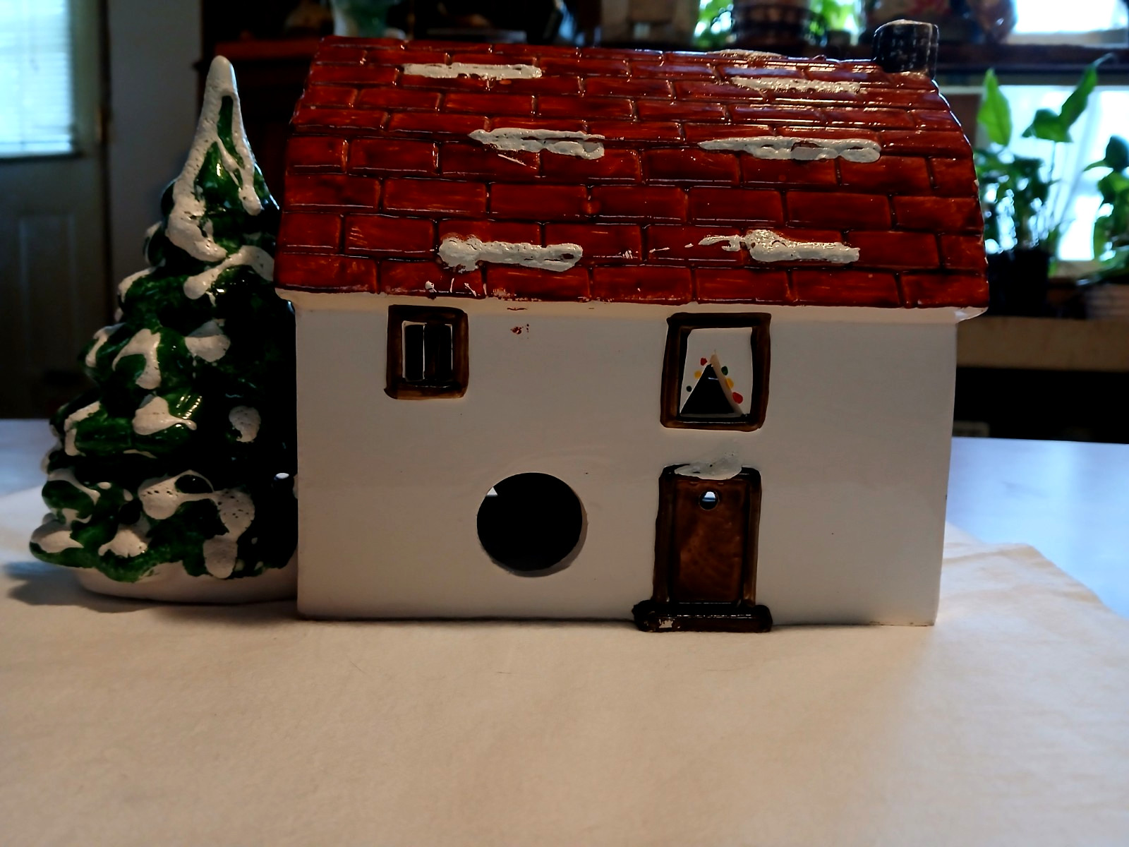 1980 Dept 56 Colonial Farm House Showhouse Series. No Light Cord or Box. Nice!!