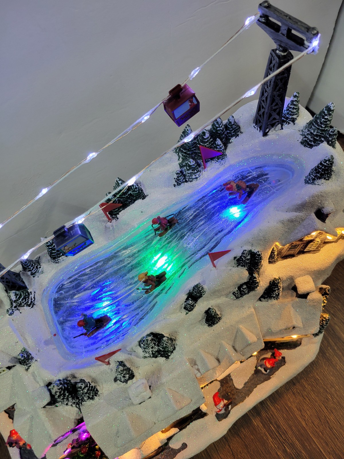 Musical Ski Village LED Glitzhome Discontinued New Village Decor Lighted