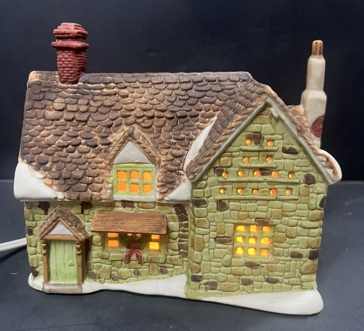 Dept 56 Vintage Dickens Series “Stone Cottage” 6518-8 Retired 1985 w Box