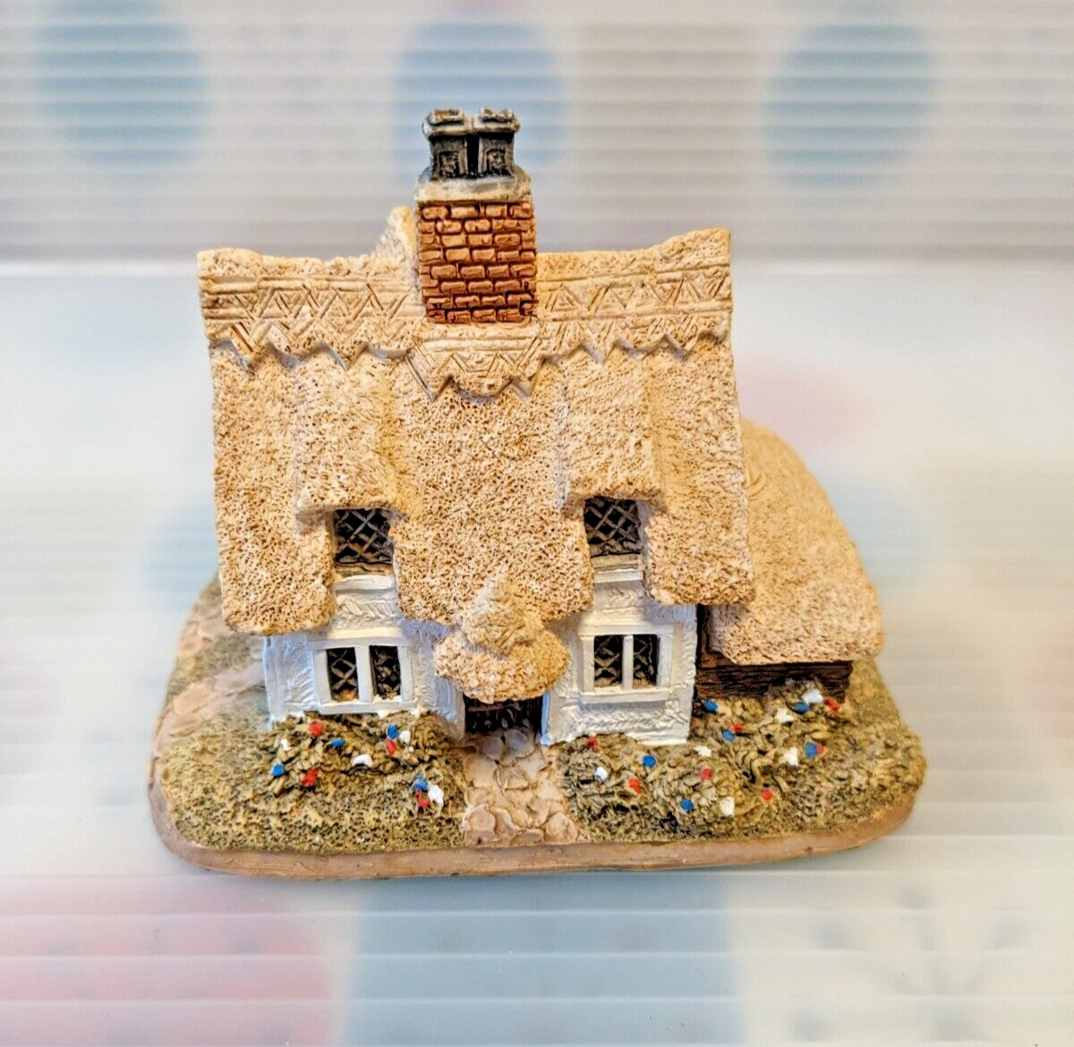 Lilliput Lane Clare Cottage Miniature Cottage Figurine A235009 Cumbria, UK 1985