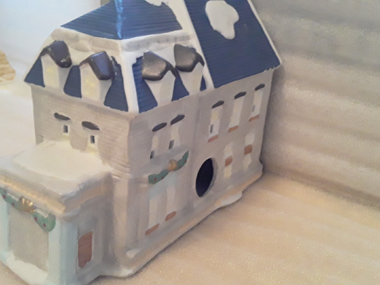 Caldor Porcelain Hand-Painted Lighted House – City Hall – No Light No Box
