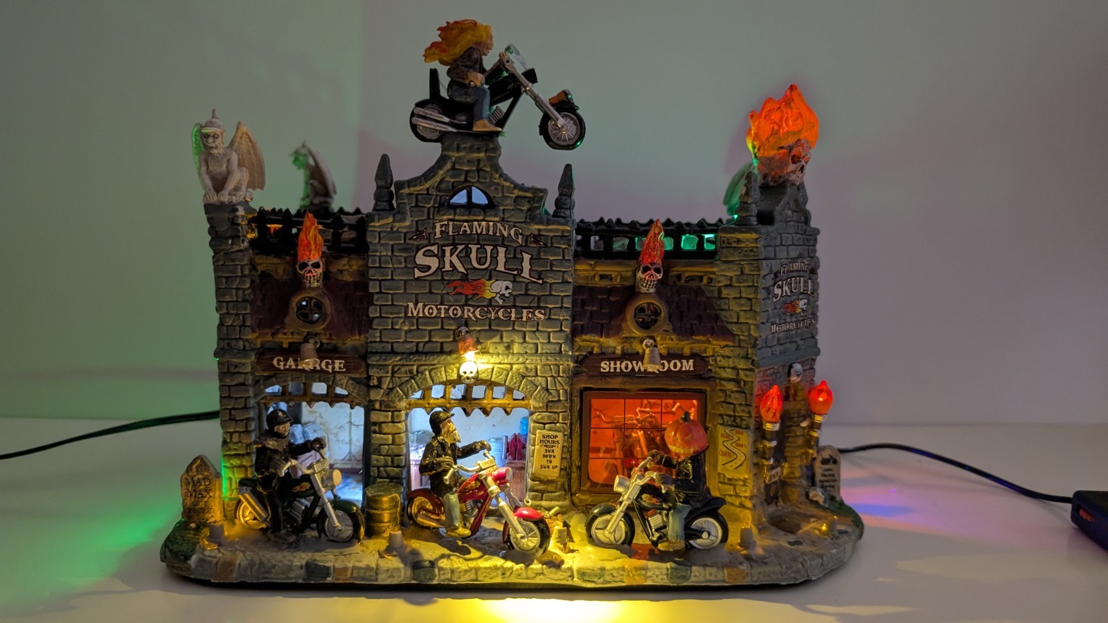 Lemax Spooky Town Flaming Skull Motorcycles In Box 2009