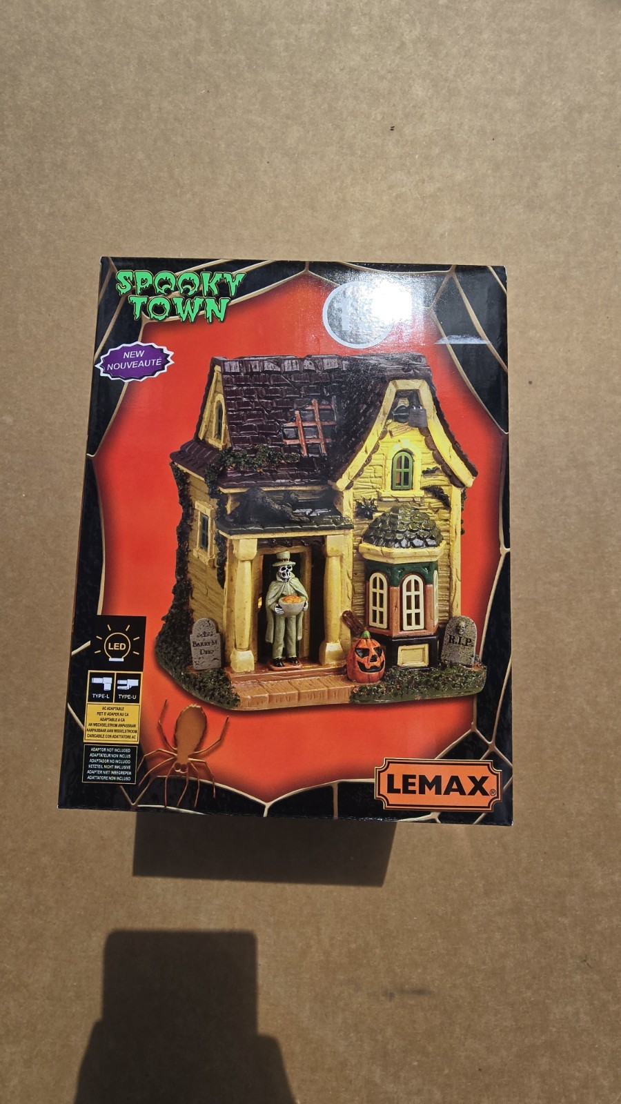Lemax Spooky Town Halloween Village Gentleman Ghouls Treats with Scary Cat 44358