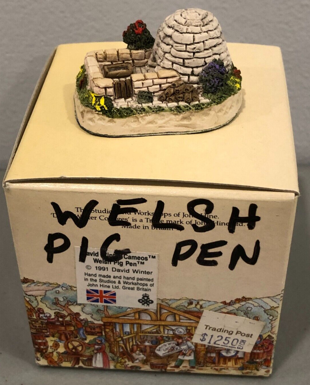 David Winter Cameos Welsh Pig Pen Miniature Sculpture, W/Box, 1991, NEW in Box