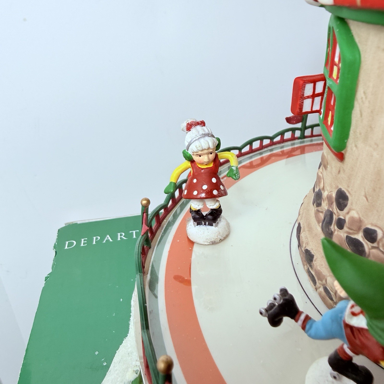 Department 56 North Pole Series Polar Roller Rink Illuminated Christmas Village