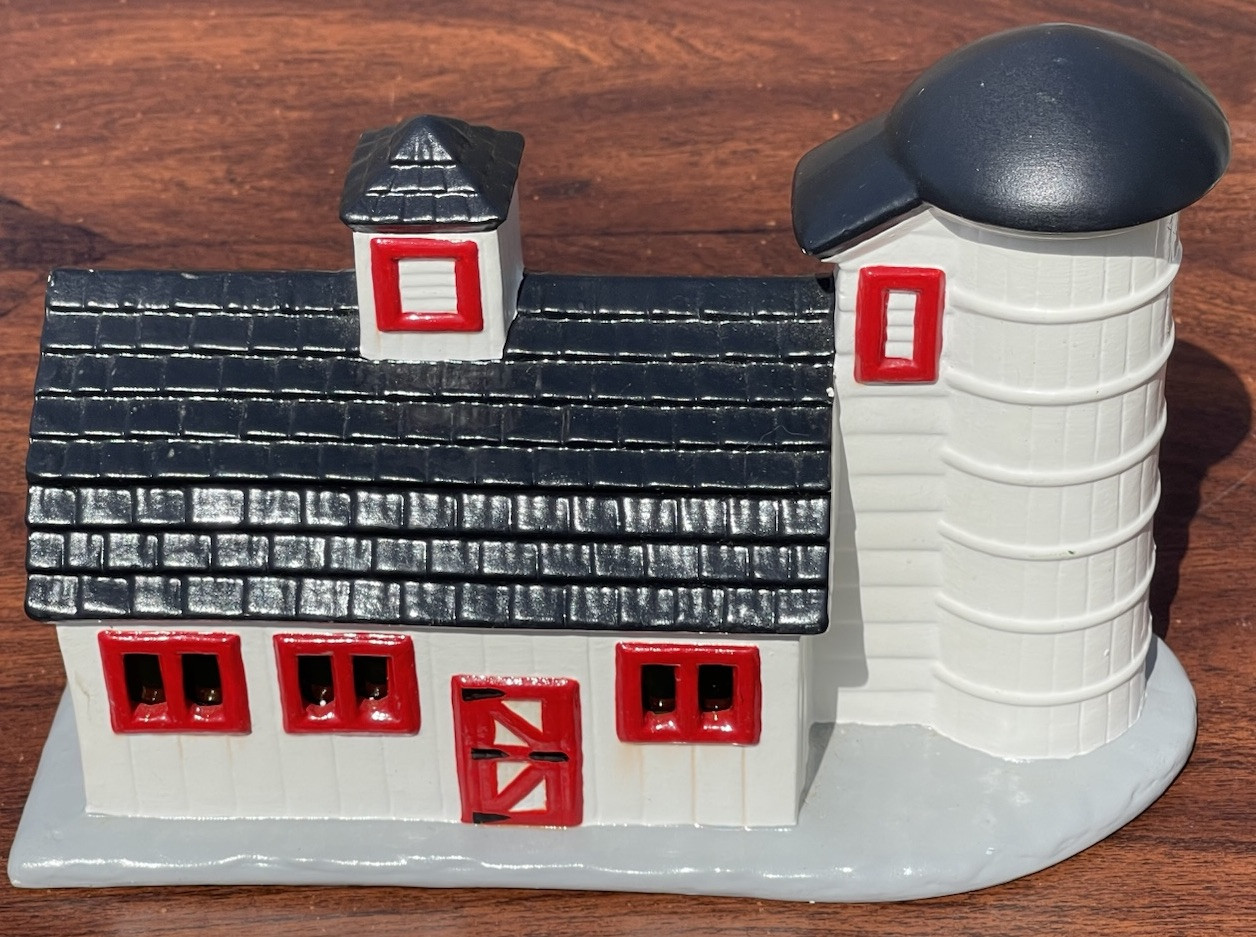 VINTAGE BYRON MOLDS 1979 CERAMIC BARN