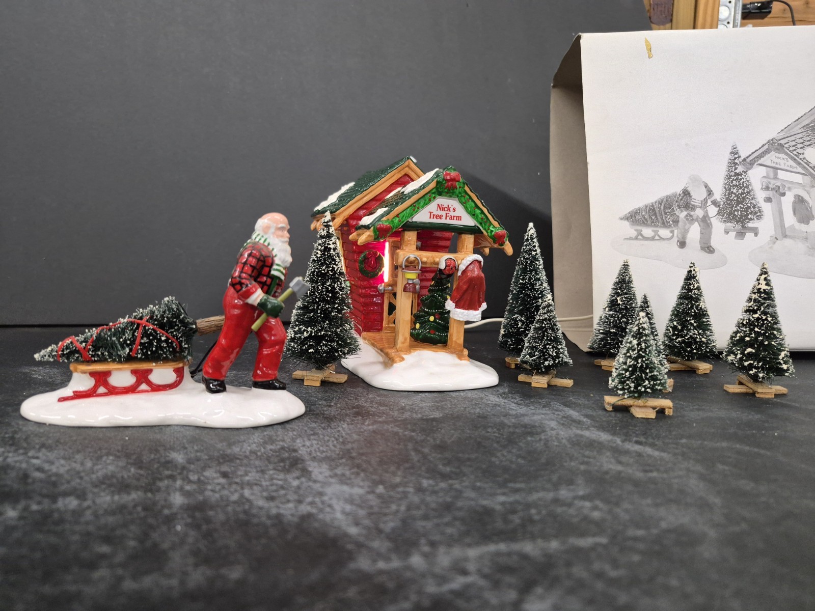 Dept 56 Snow Village Nick’s Tree Farm Set of 10 Lighted 1996 Nice! Tested Works