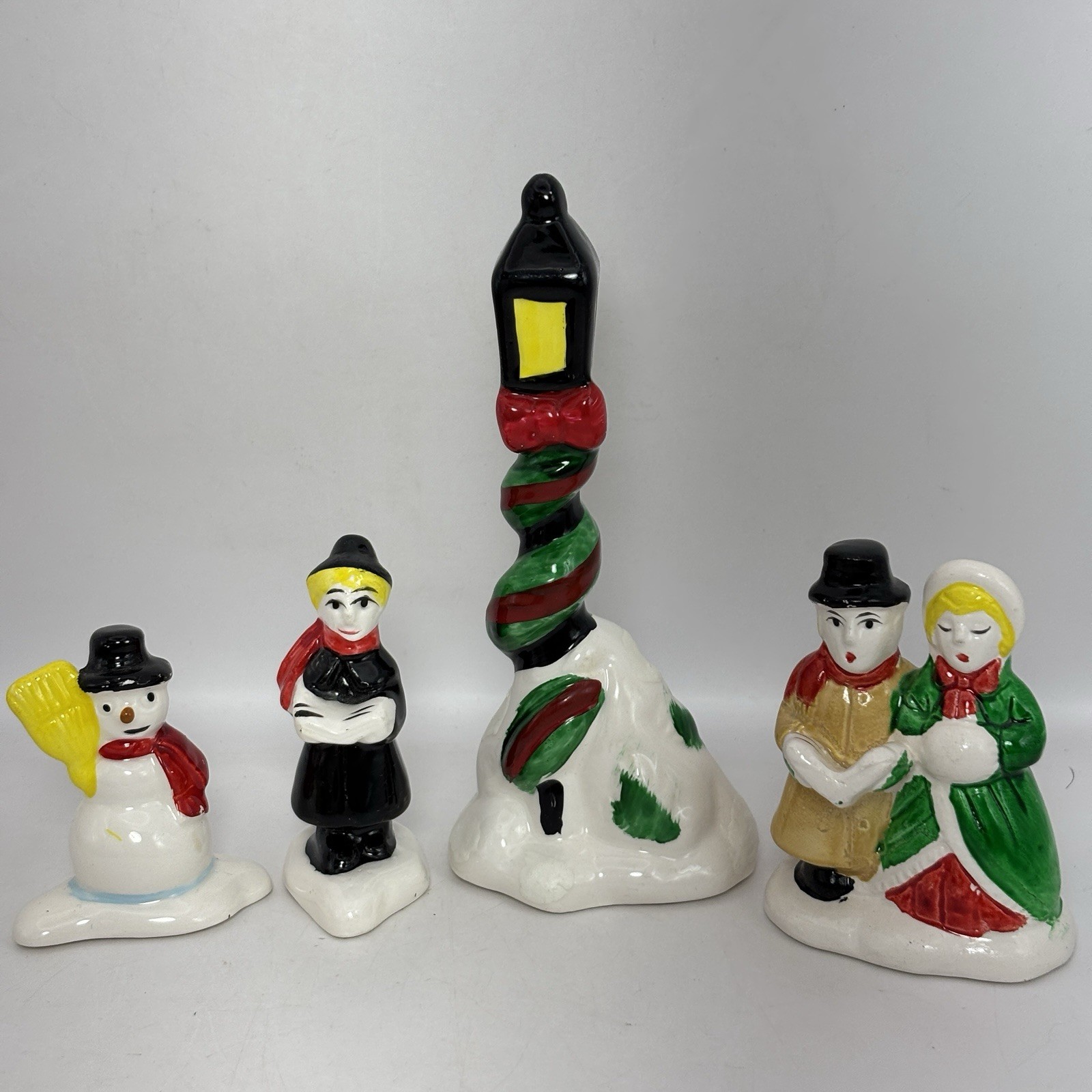 Dept. 56 Snow Village Caroler Full Set #50641 No Box