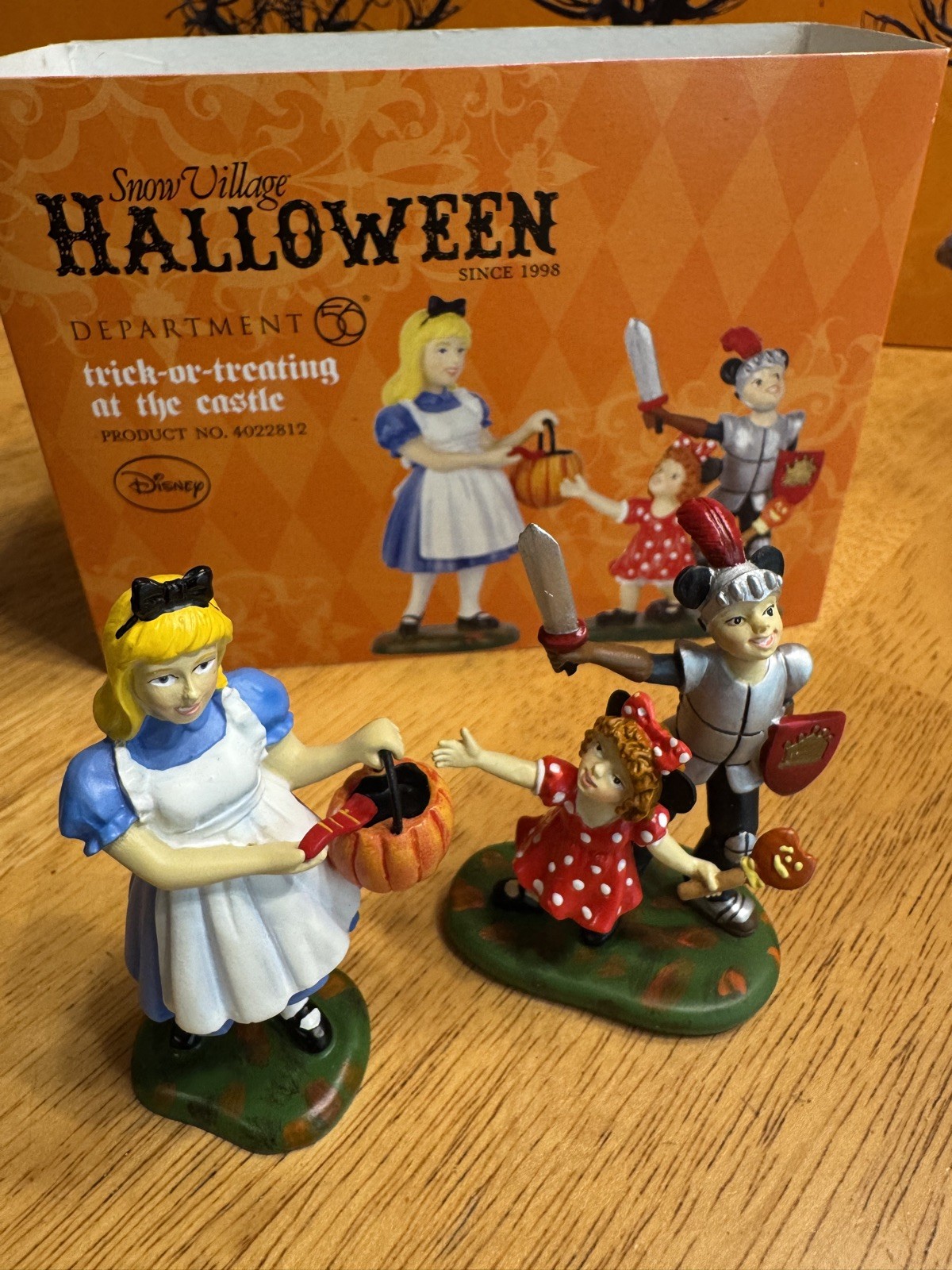 Trick-Or-Treating At The Castle 4022812 Halloween Dept56 SnowVL-BUYER GUARANTEE