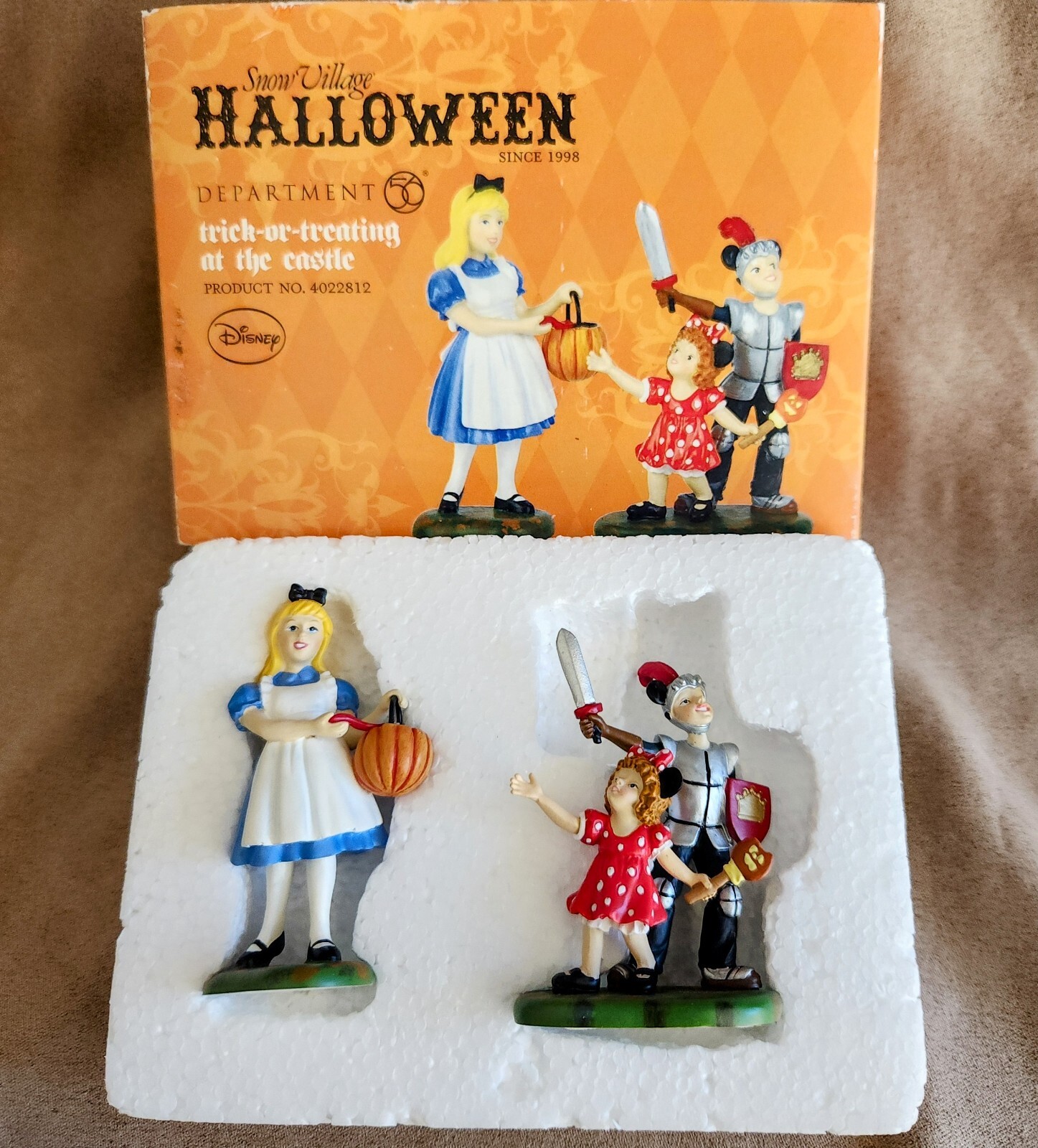 Trick-Or-Treating At The Castle 4022812 Halloween Dept56 SnowVL-BUYER GUARANTEE