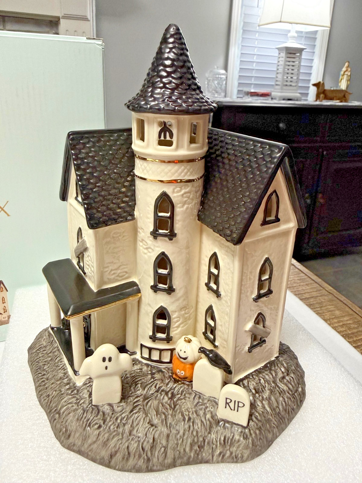 Lenox 2025 Vintage Halloween Manor Lit House