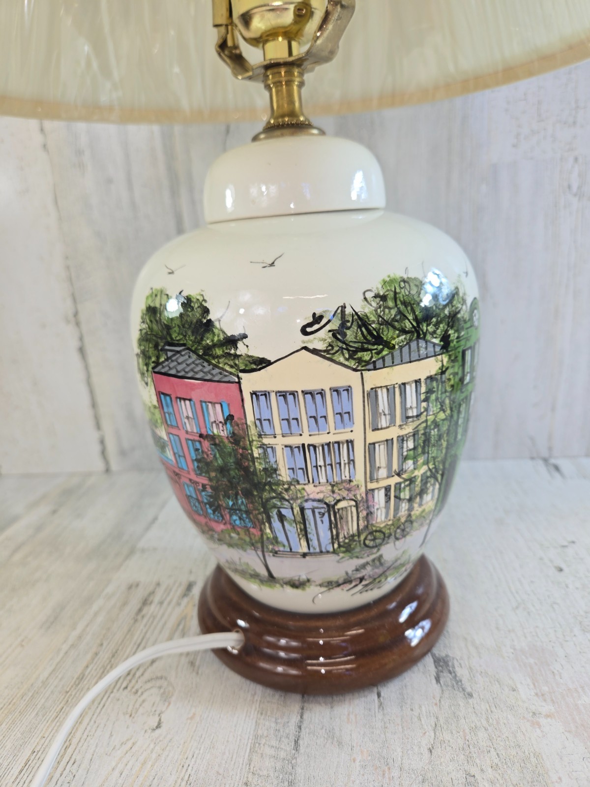 Shelia’s Collectibles Lamp and Shade Rainbow Row 2005 Limited Ed 11,806 RARE