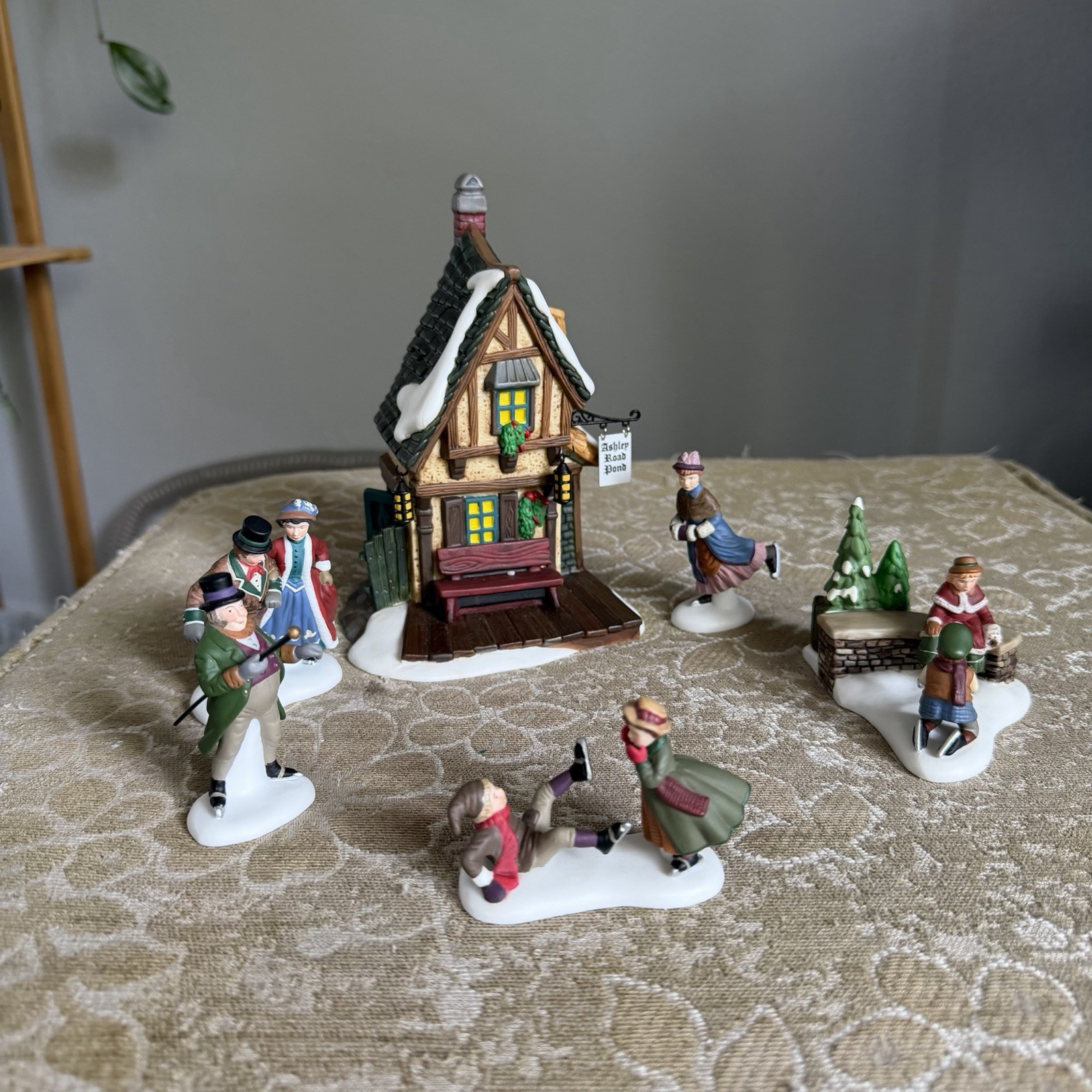 Department 56 Heritage Village Collection Ashley Pond Skating Party 58405