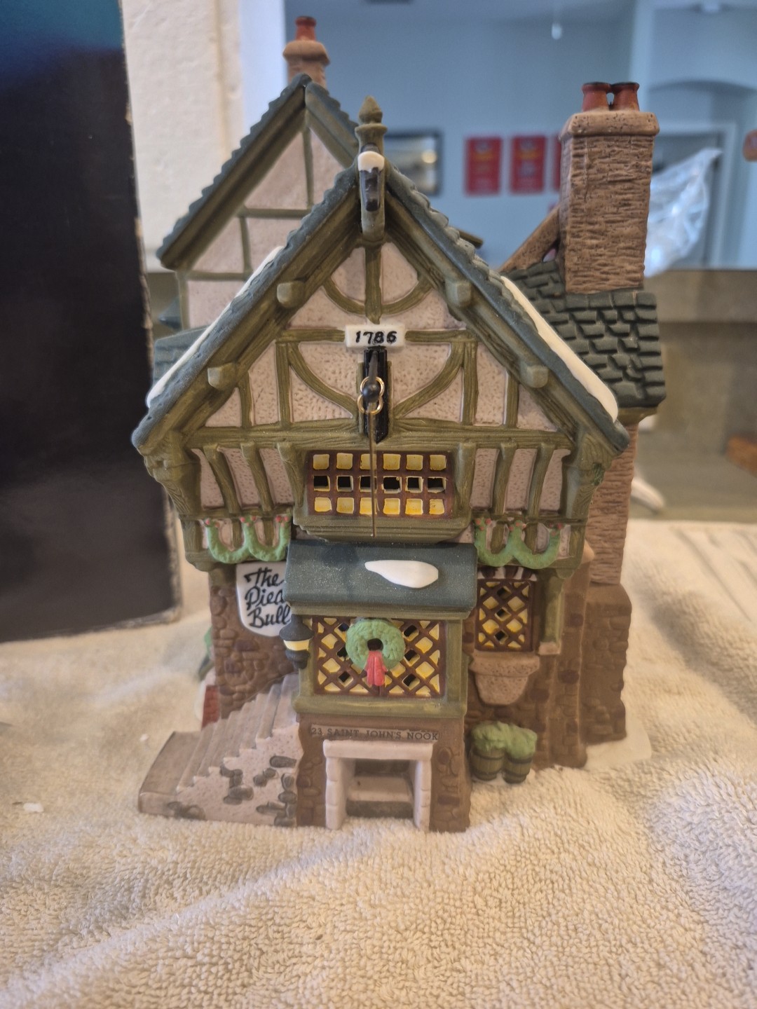 RETIRED Department 56 Dickens Village Series “The Pied Bull Inn”2nd Edition 1993