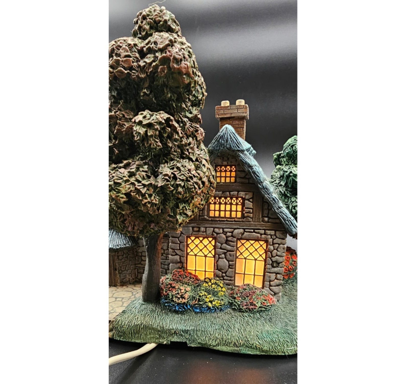 Vintage 1999 Thomas Kinkade Falbrooke Florist Lighted House Figurine Lamp Night