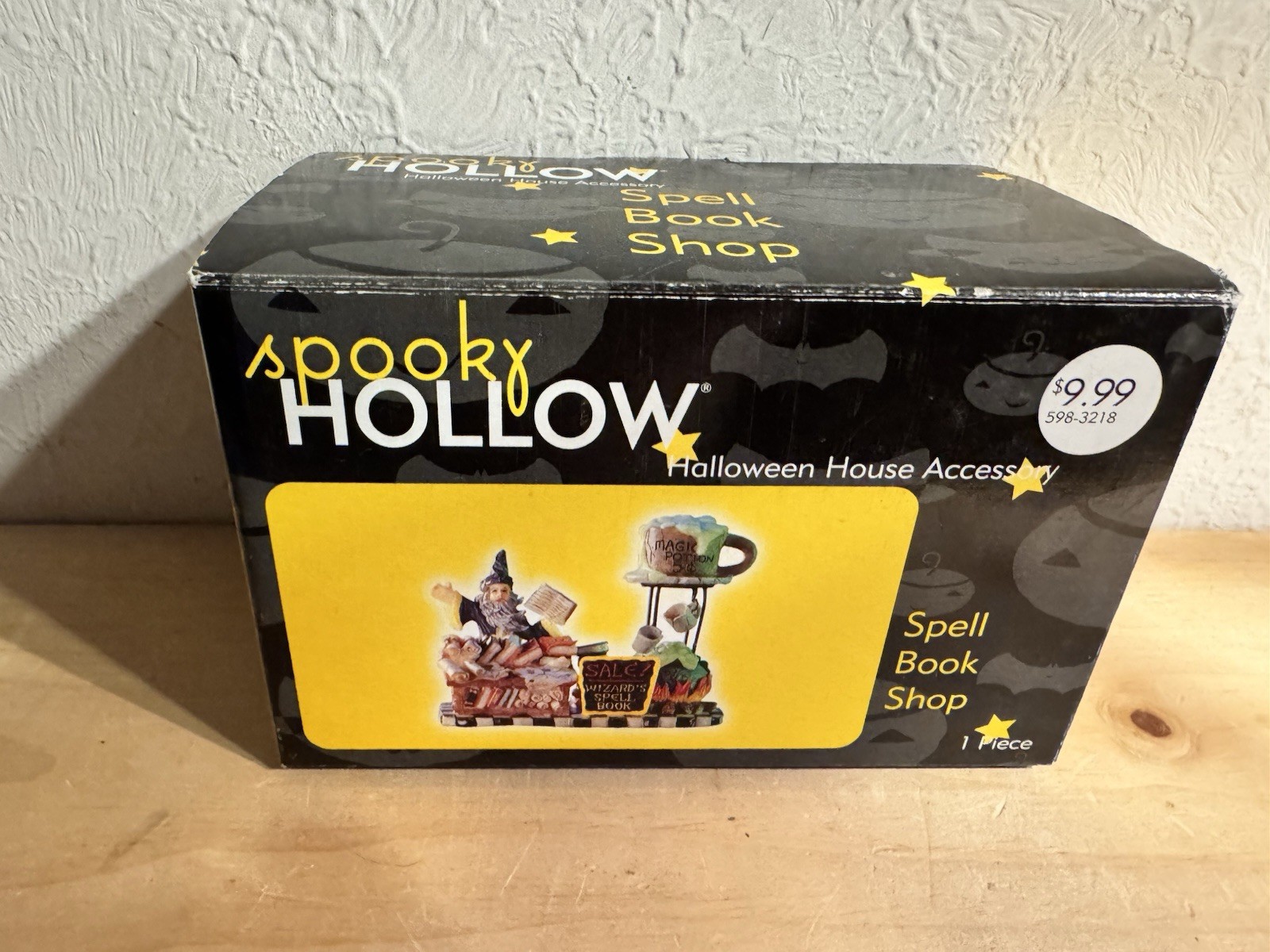 Spooky Hollow Halloween Village Spell Book Shop 2002 New