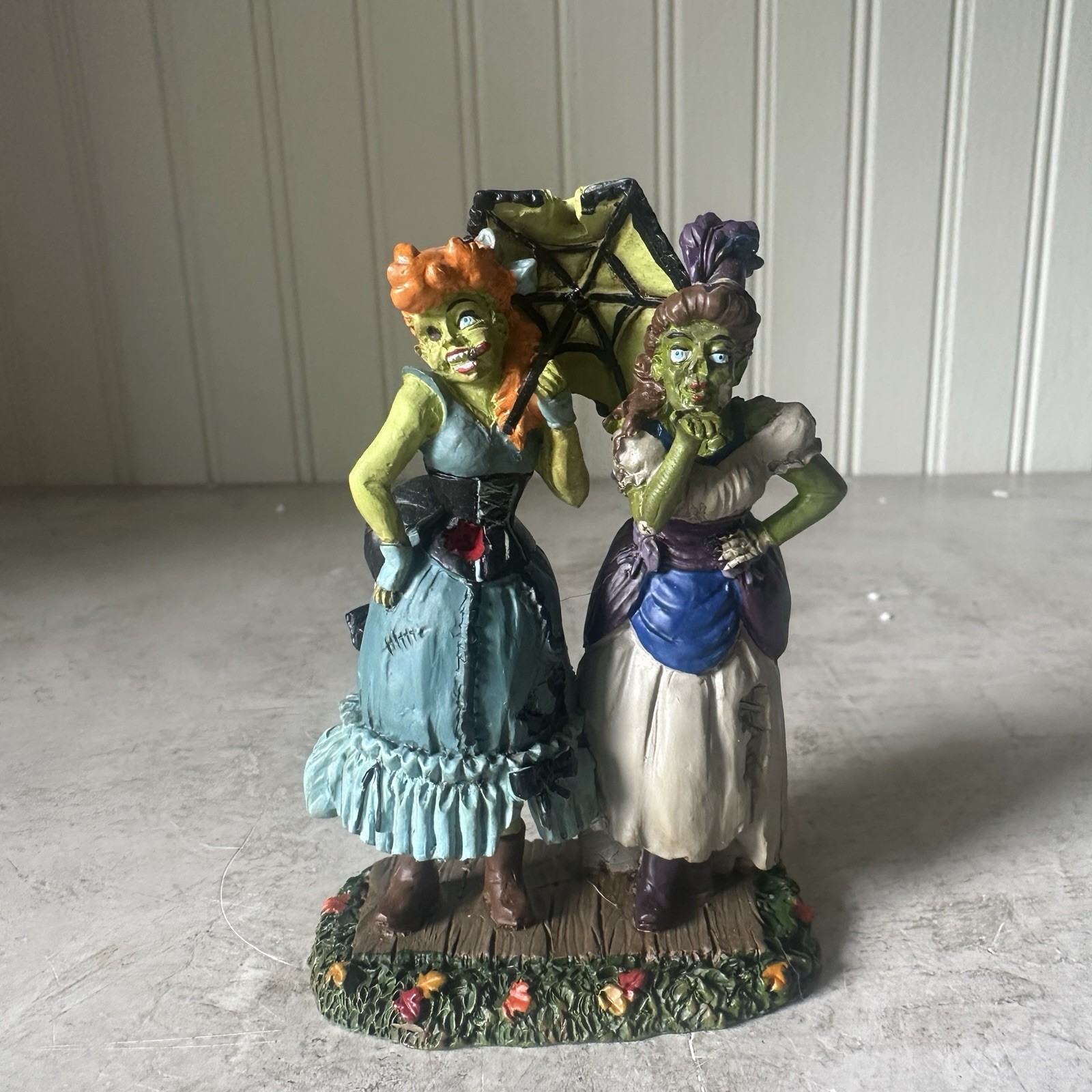 Dept 56 Painted Ladies HTF Halloween Village Accessory EUC 4044891 2015