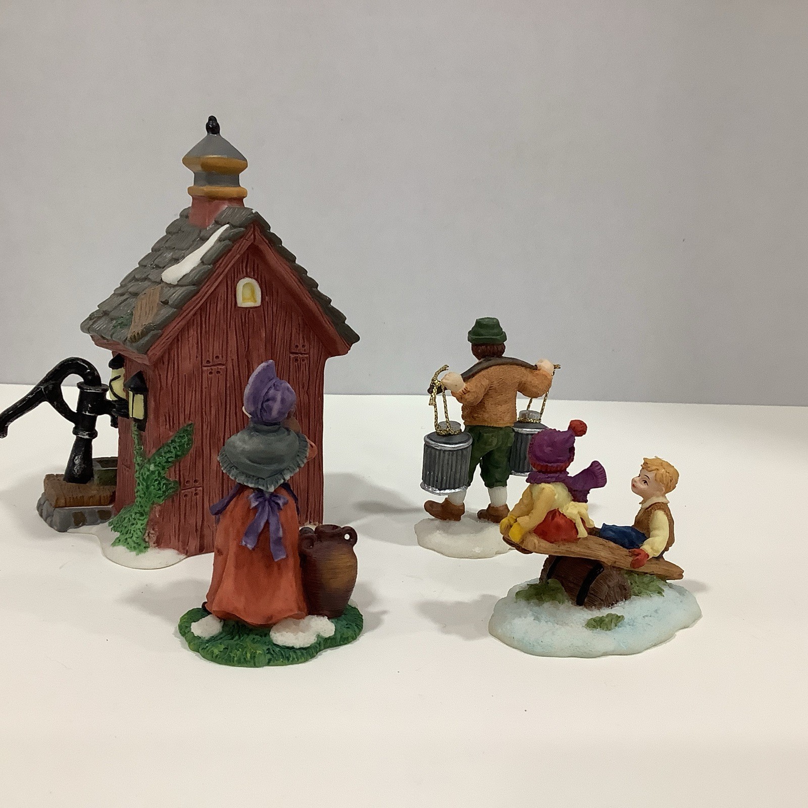 Heartland Valley Village Deluxe Accessory #9831694 “Spring House” Set Of 4