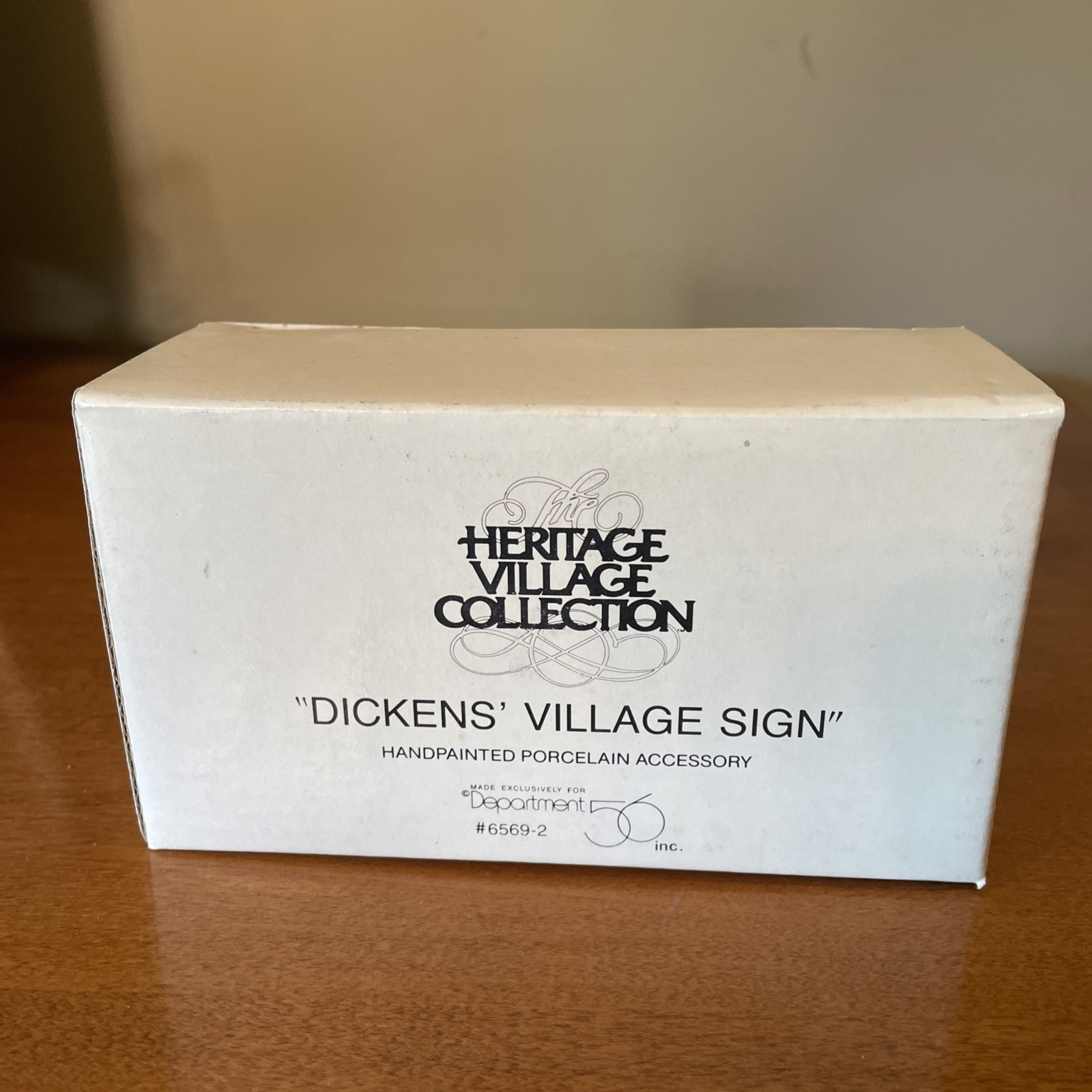Vintage Dept 56 Dickens Village Sign Heritage Village Taiwan 3” X 5.75” X 2”