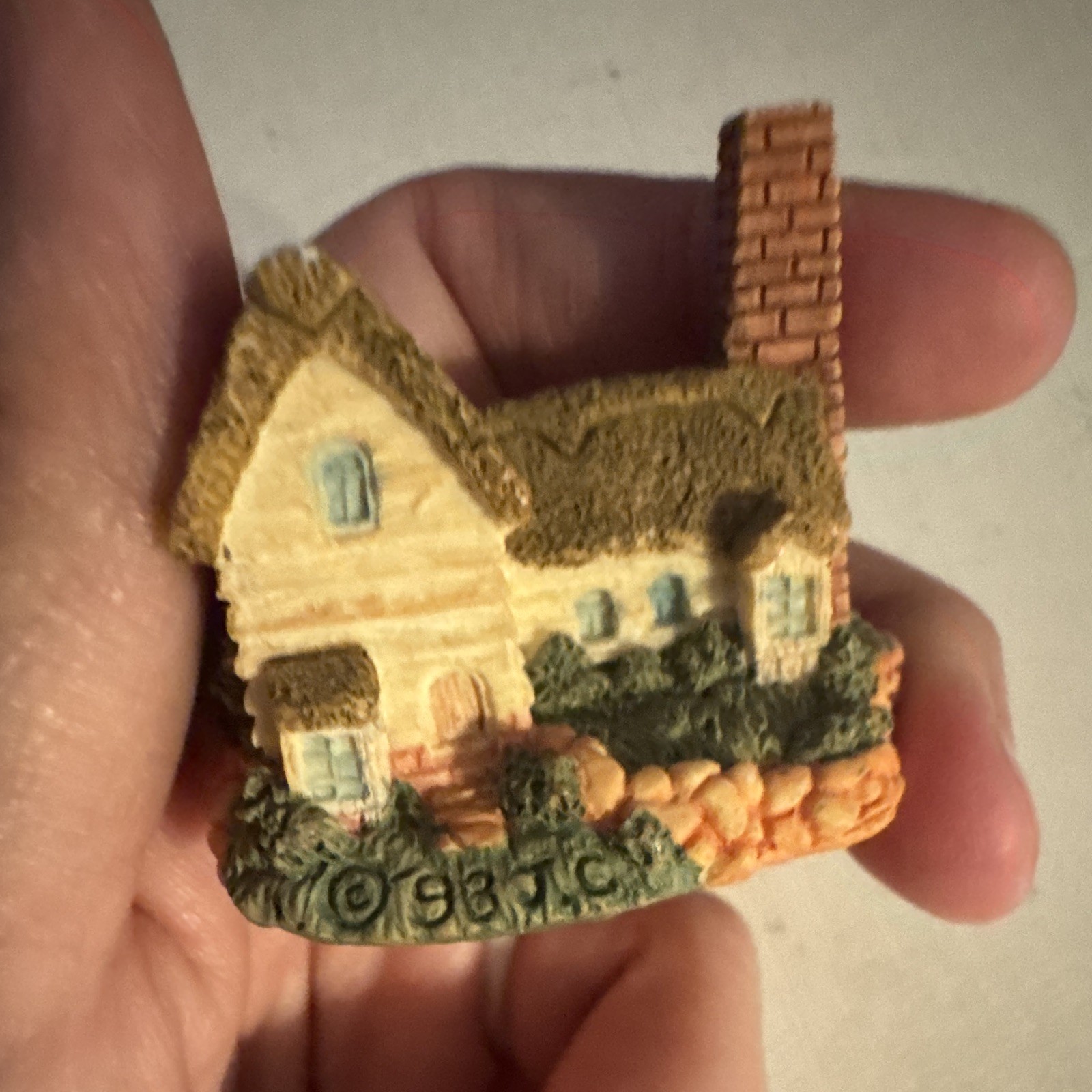 Resin Cottage Village Miniature Houses Multicolor Lot of 2 Small Figurines