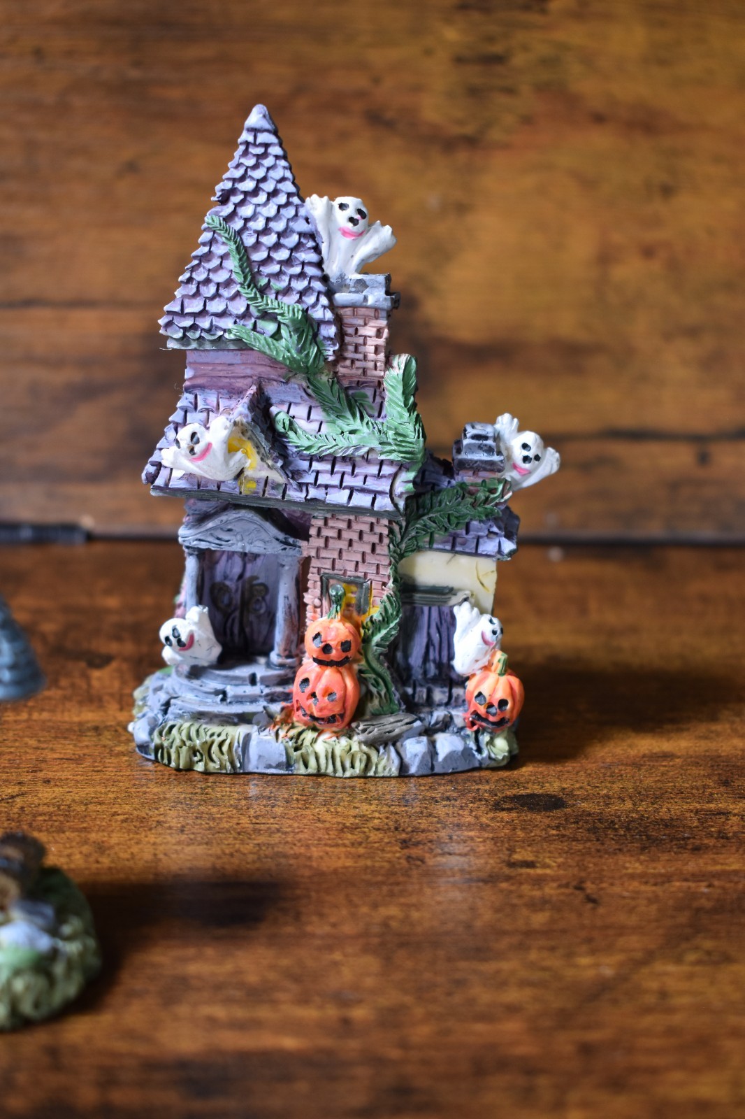 Lot of 2 Vintage K’s Collection Halloween Miniature Houses Resin Decor