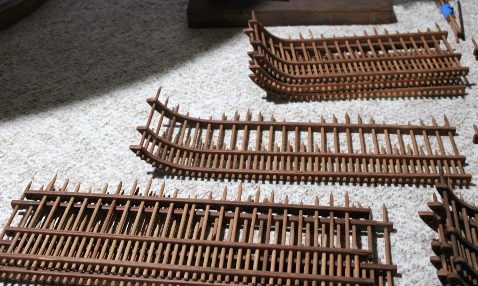 ANTIQUE VICTORIAN ASIAN CHINESE MINIATURE FENCE GATES XMAS VILLAGE RAILROAD WOOD